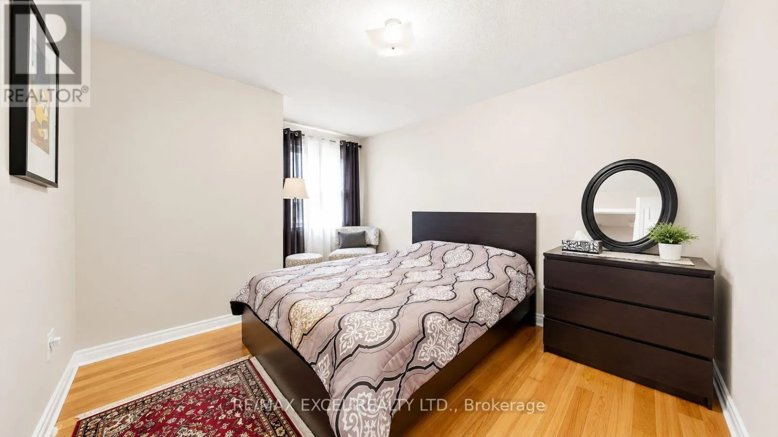 176 SIR SANFORD FLEMING WAY