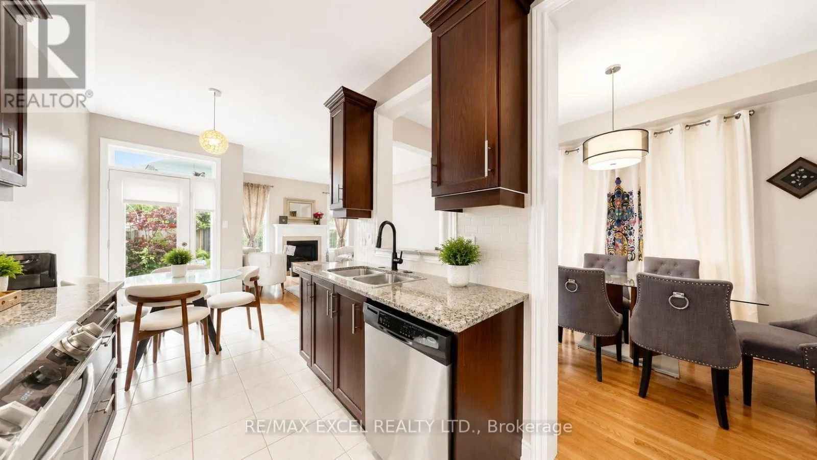176 SIR SANFORD FLEMING WAY