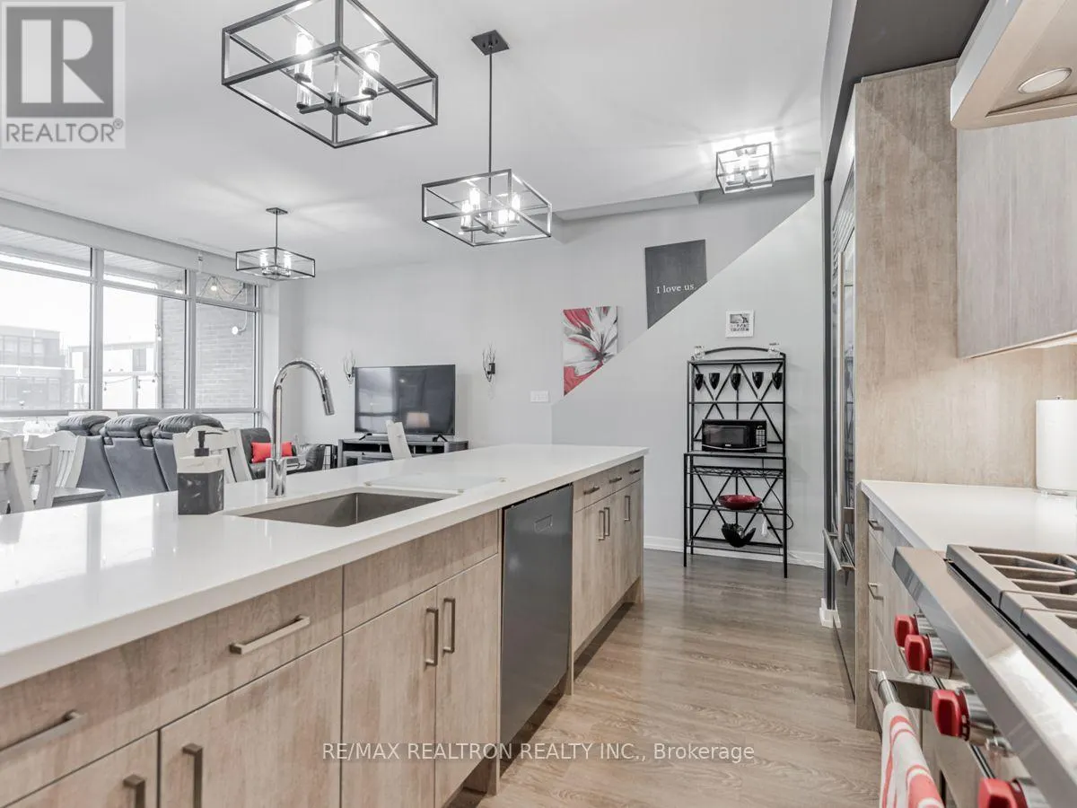 3698 FERRETTI COURT