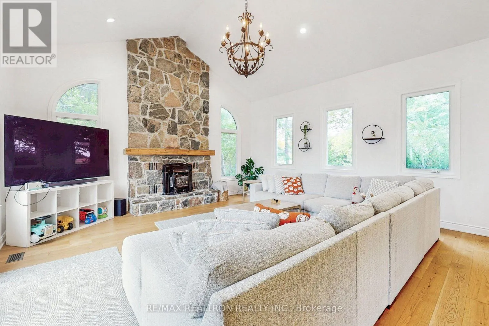 2099 CONCESSION 2 ROAD