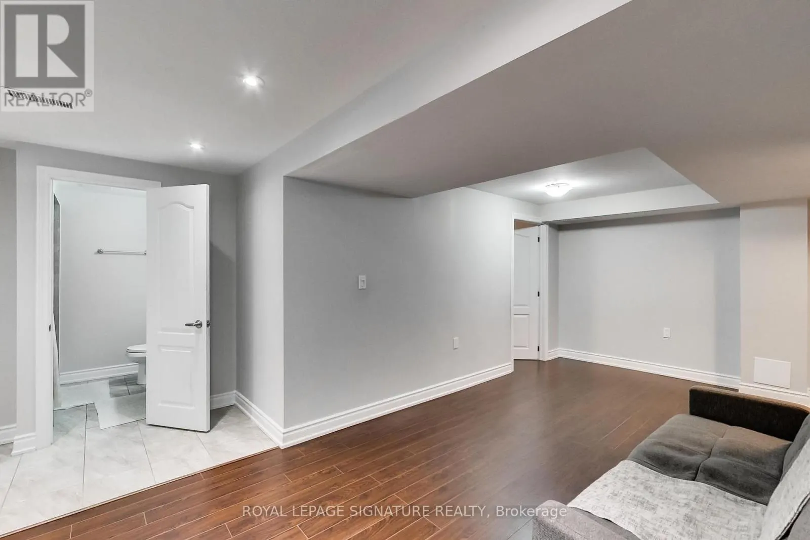 15 WHITEROSE LANE