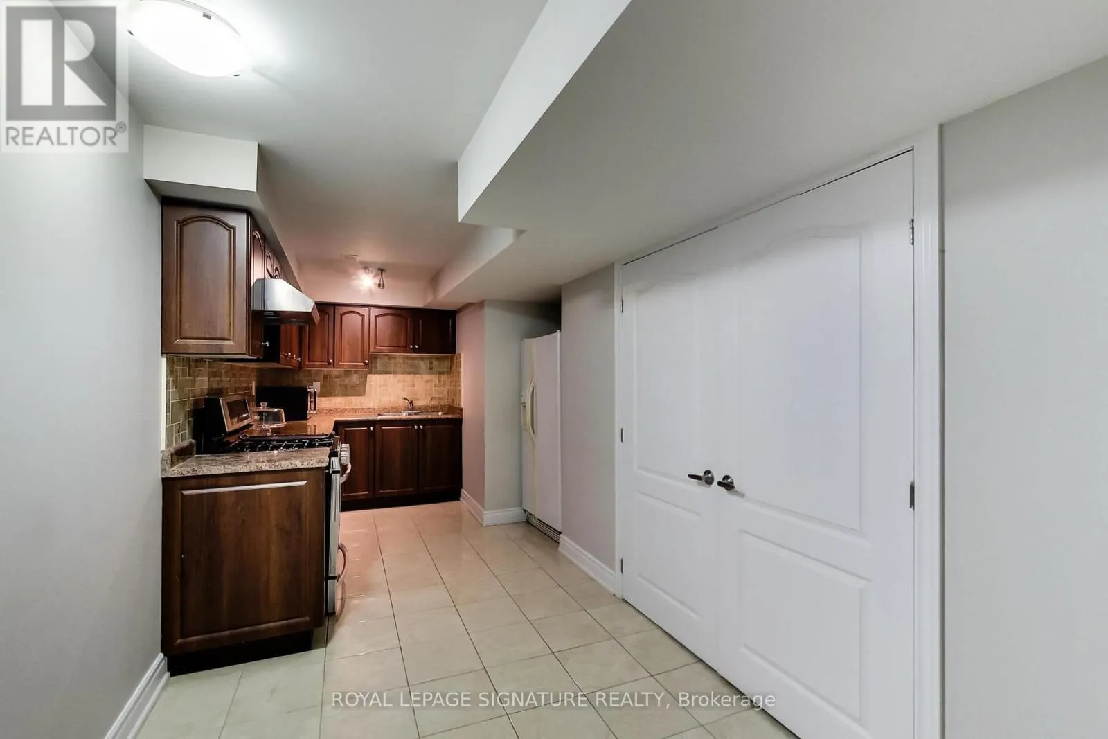 15 WHITEROSE LANE