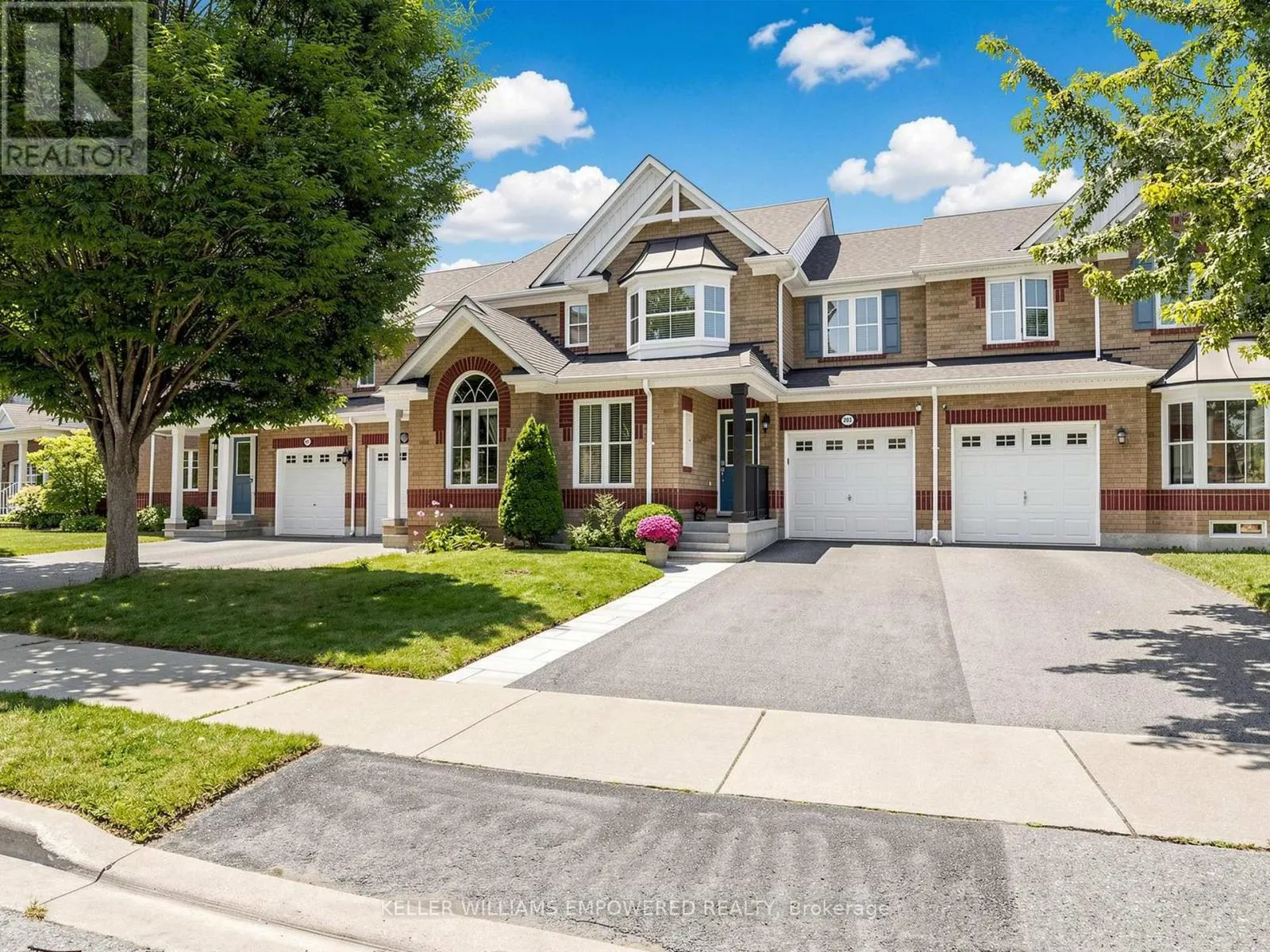 203 CHILCOTT CRESCENT