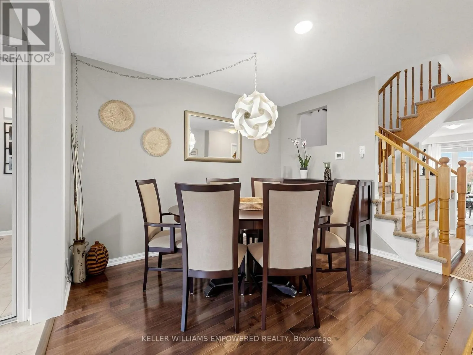203 CHILCOTT CRESCENT