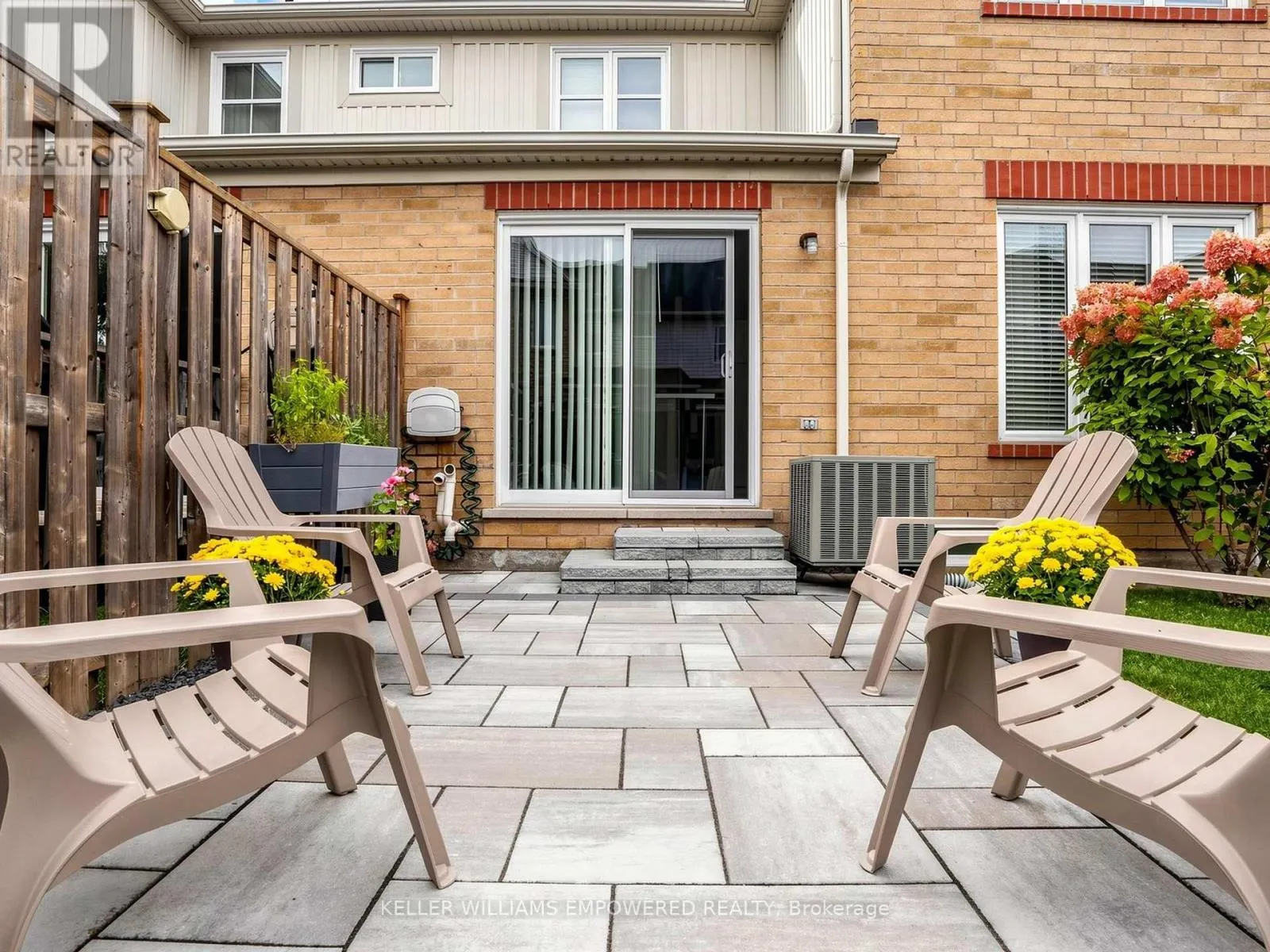 203 CHILCOTT CRESCENT