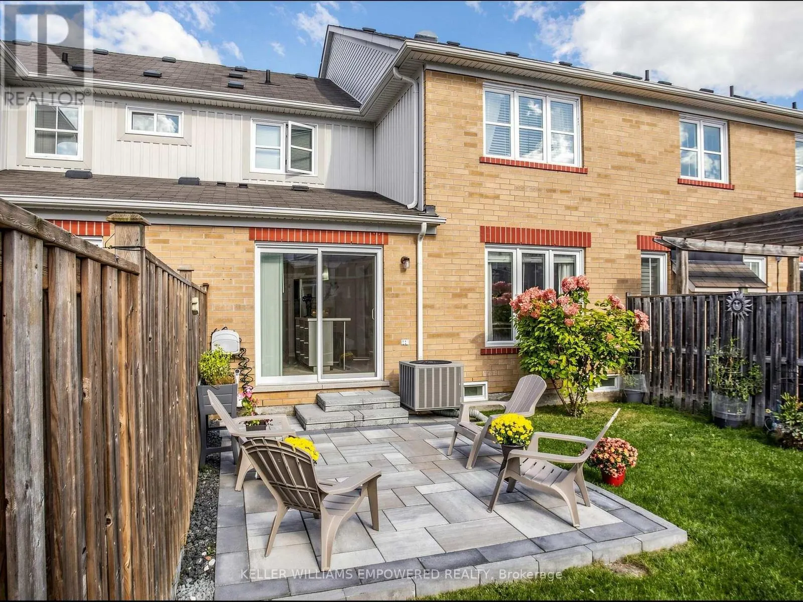 203 CHILCOTT CRESCENT