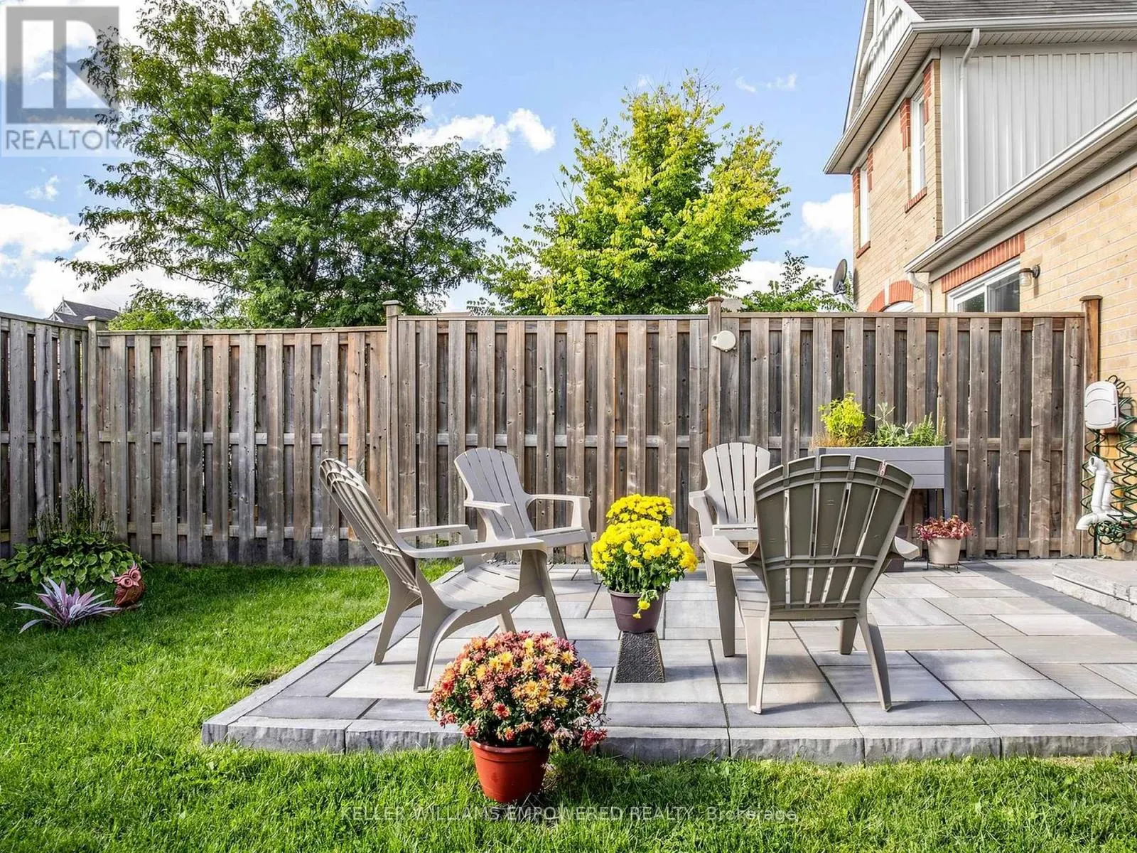 203 CHILCOTT CRESCENT