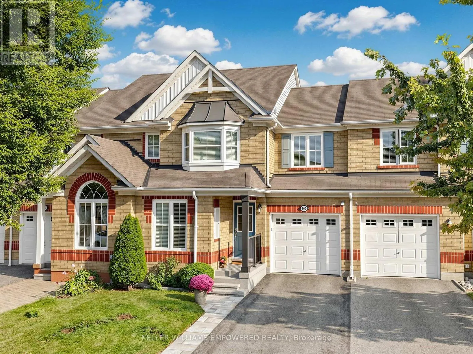203 CHILCOTT CRESCENT