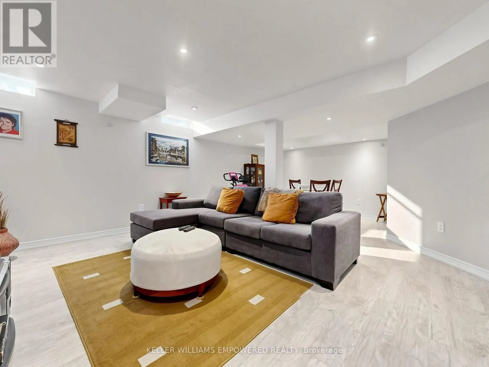 203 CHILCOTT CRESCENT