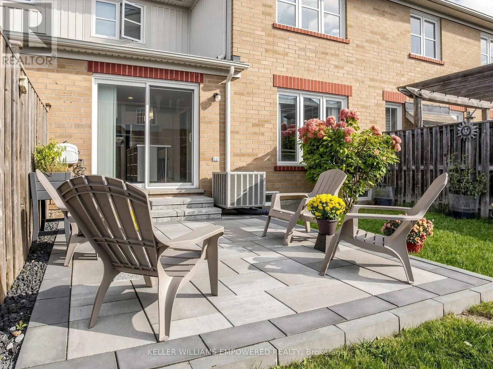 203 CHILCOTT CRESCENT