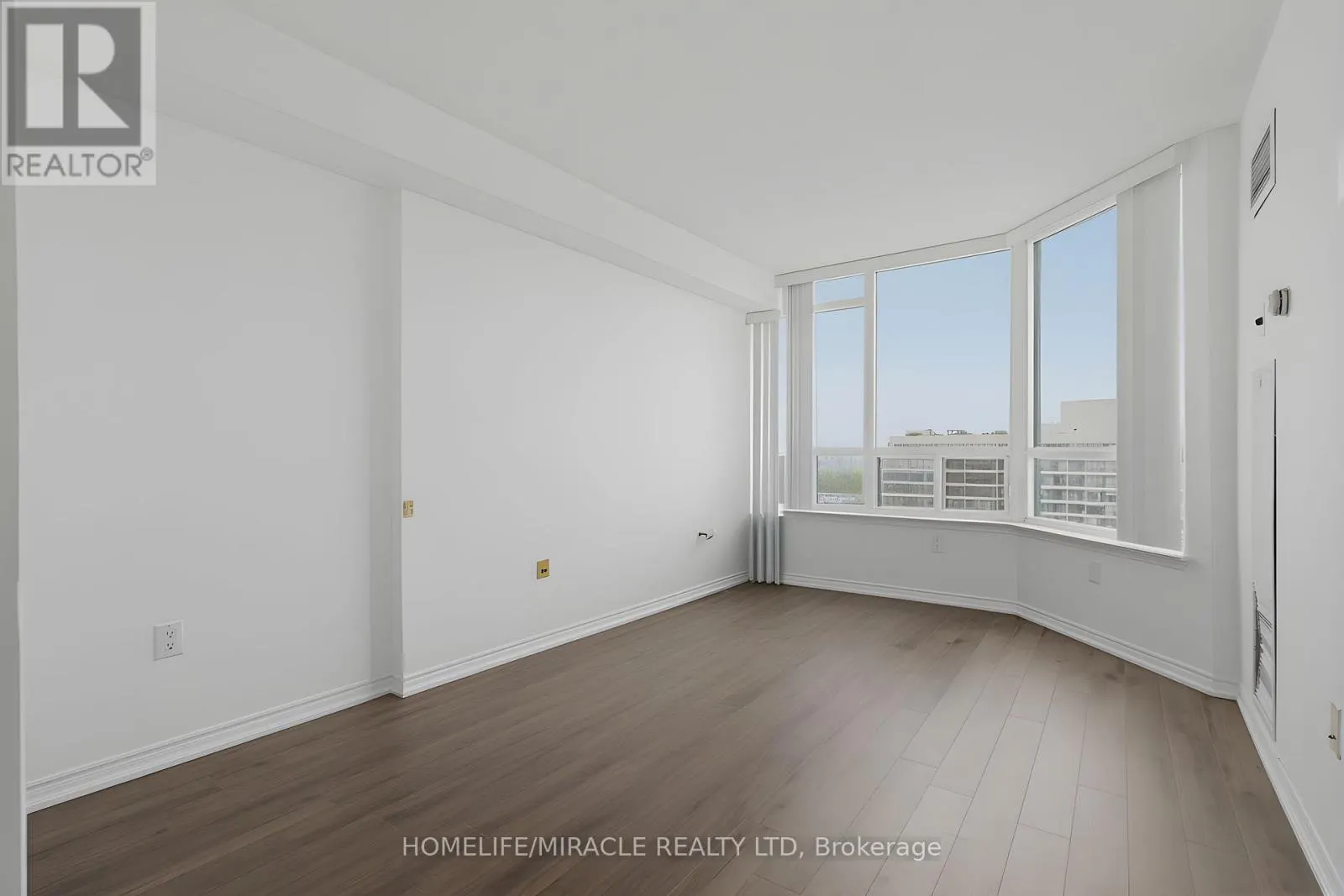 PH211 - 7250 YONGE STREET