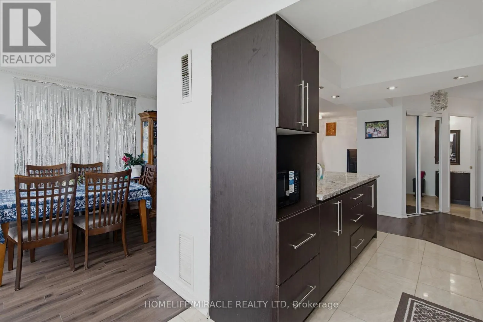 PH211 - 7250 YONGE STREET