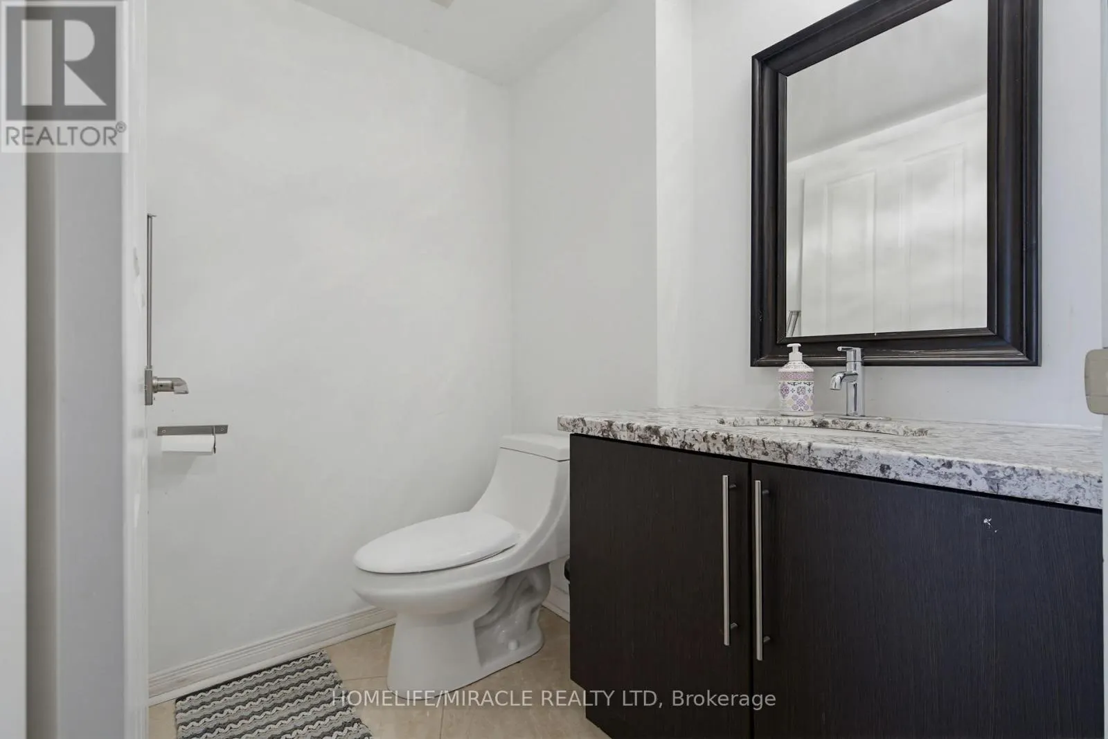 PH211 - 7250 YONGE STREET