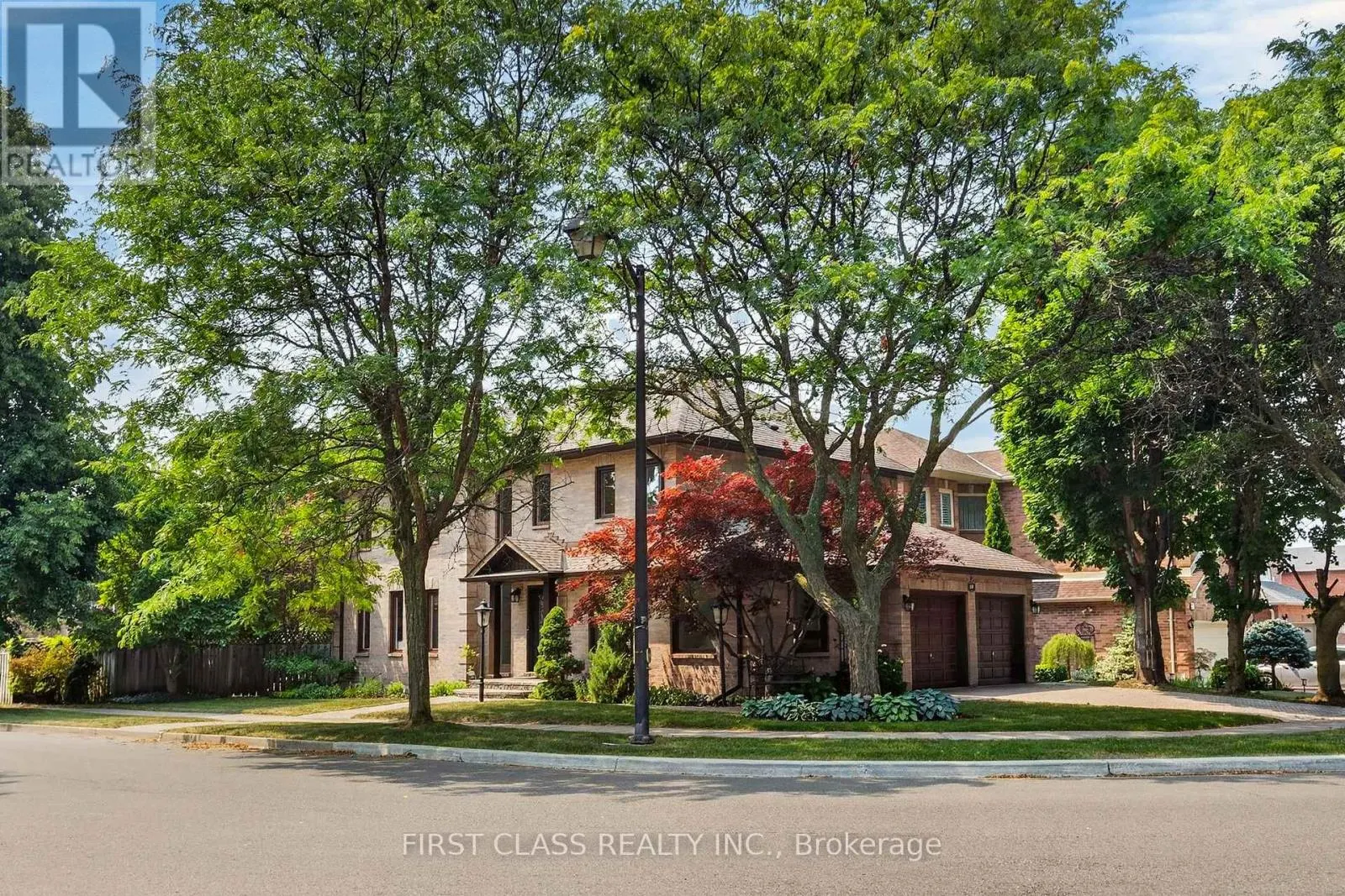 19 TOMLINSON CIRCLE