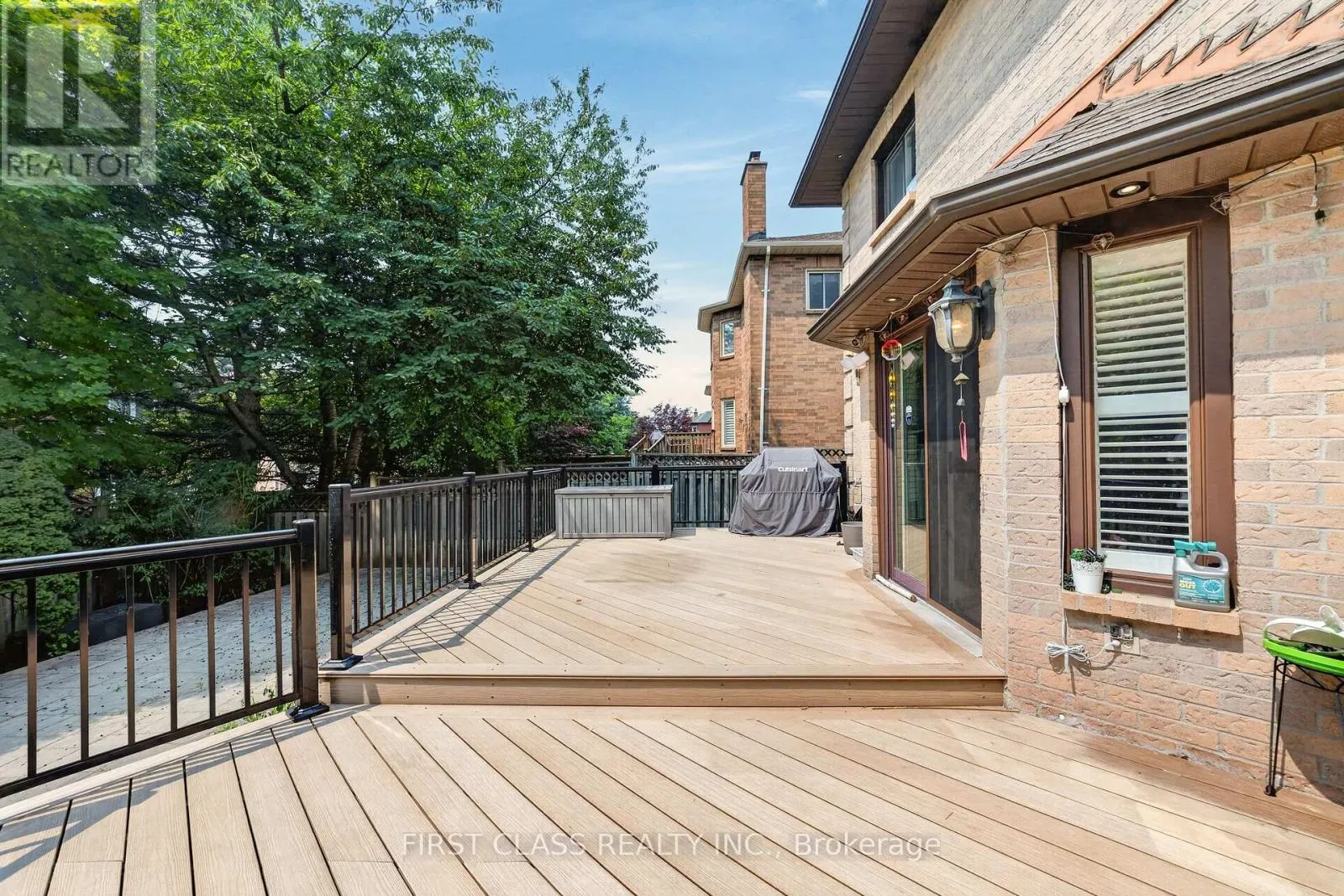 19 TOMLINSON CIRCLE