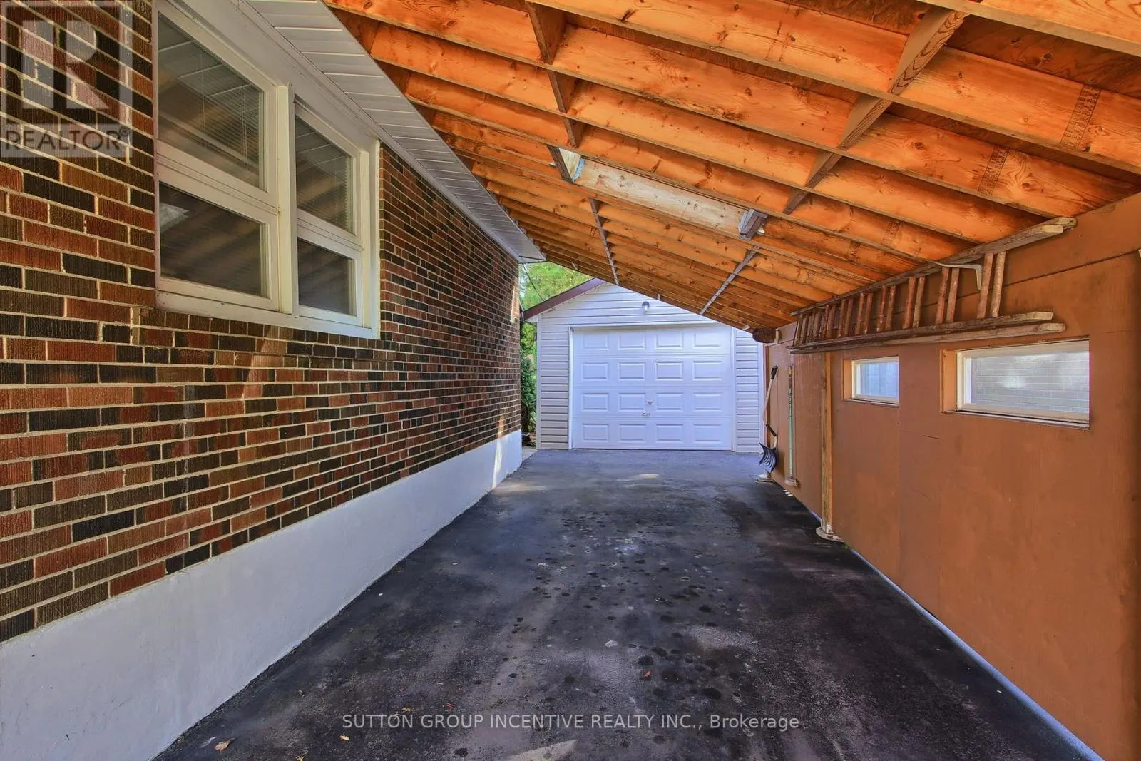43 SUSSEX AVENUE