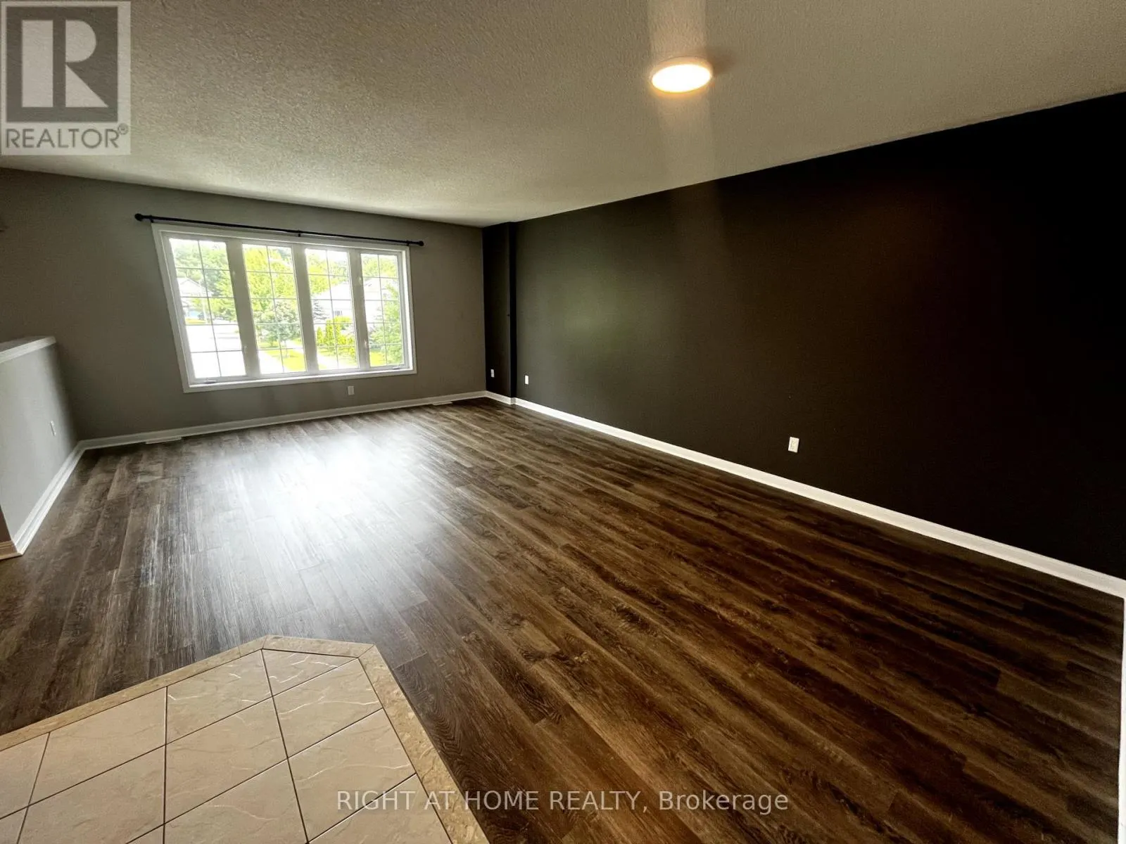 UNIT 1 - 116 MAPLEWOOD DRIVE
