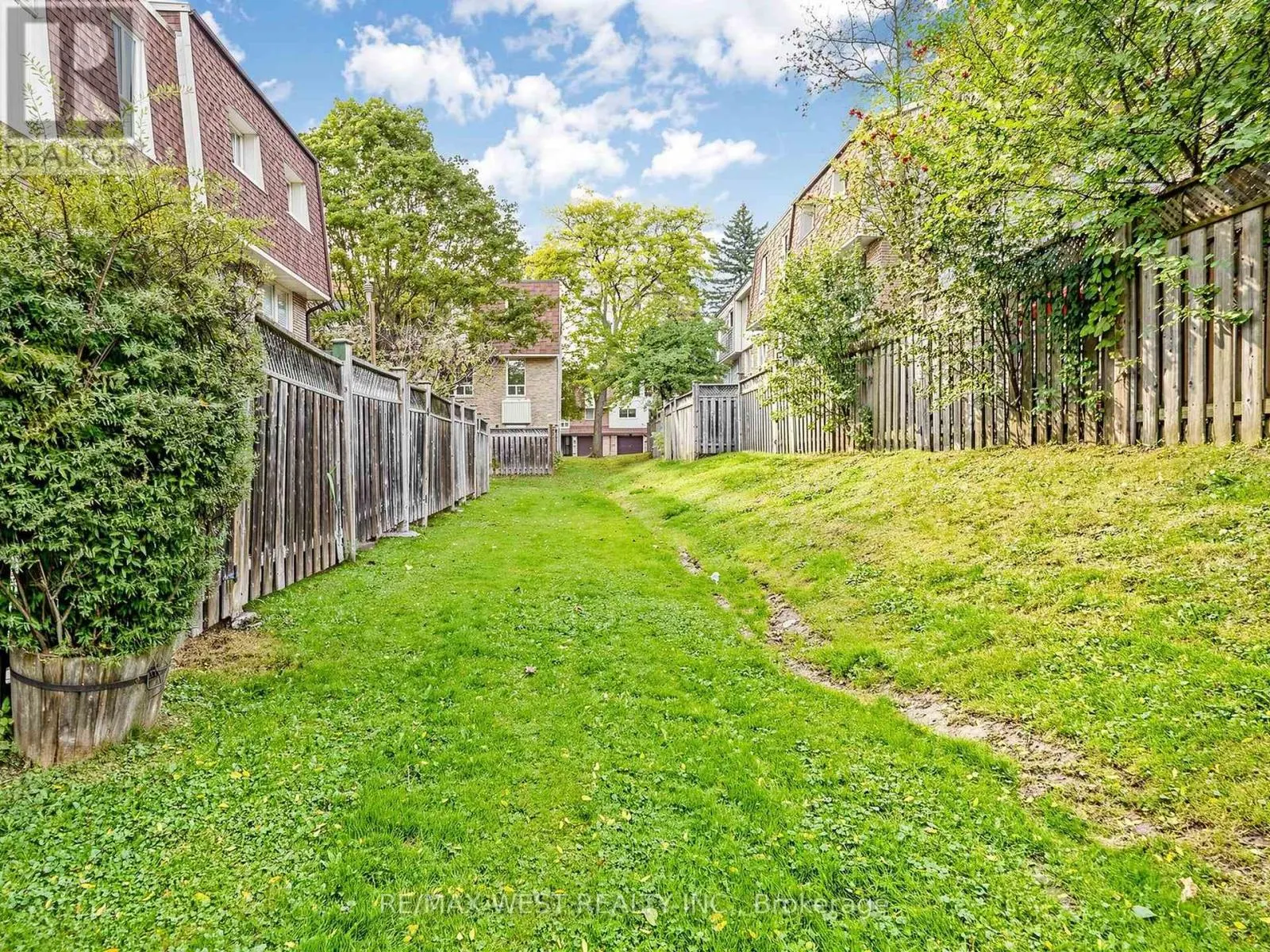 44 - 121 POPLAR CRESCENT