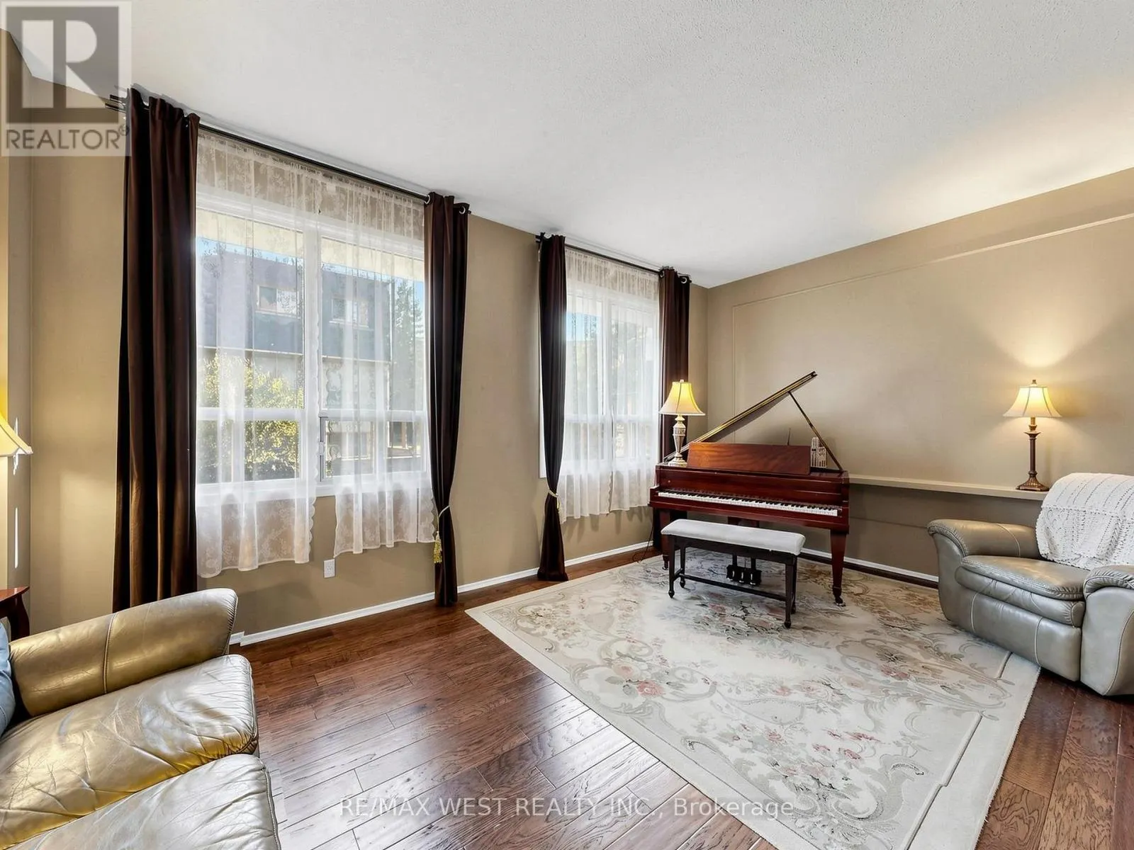 44 - 121 POPLAR CRESCENT
