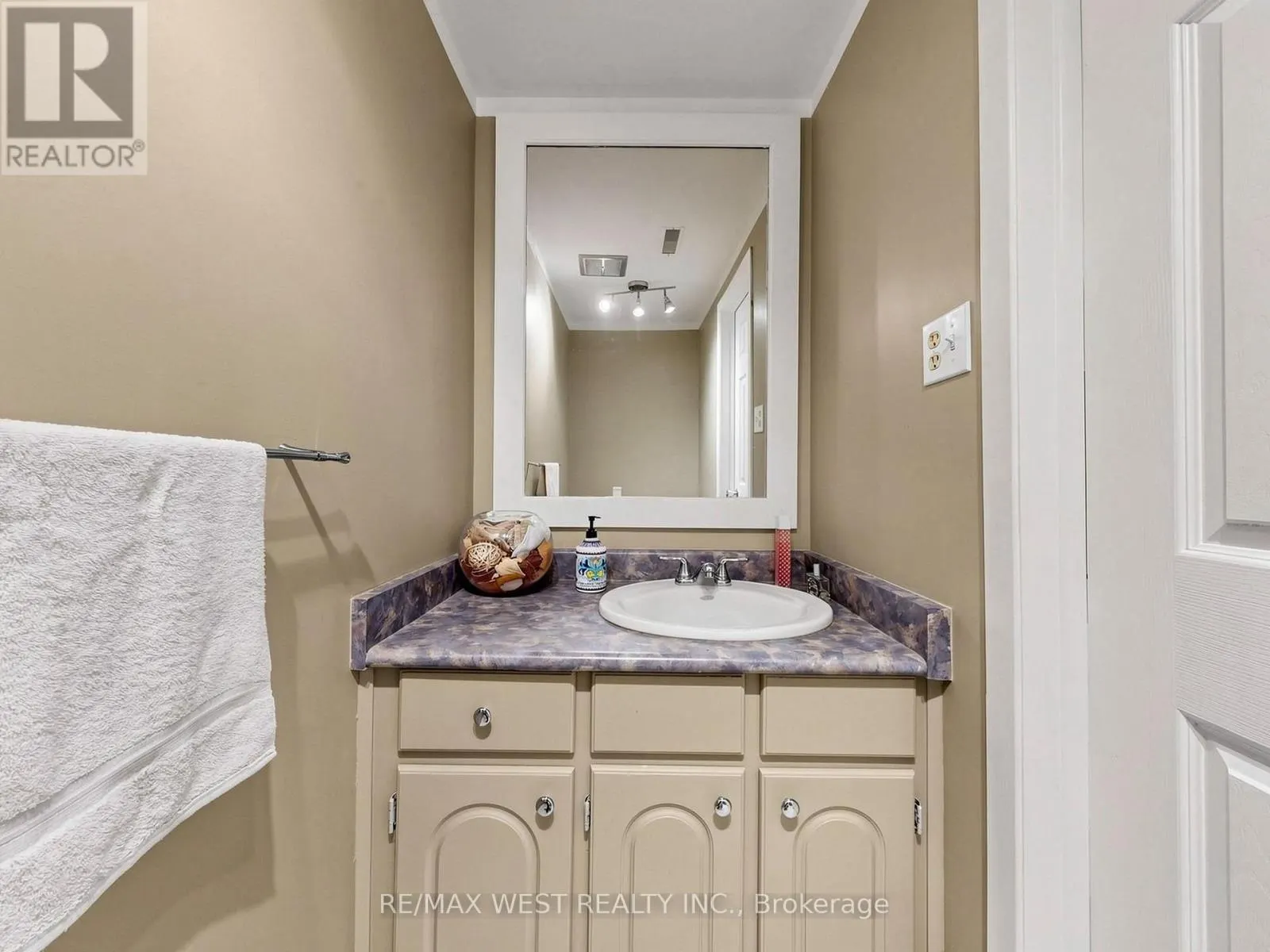 44 - 121 POPLAR CRESCENT