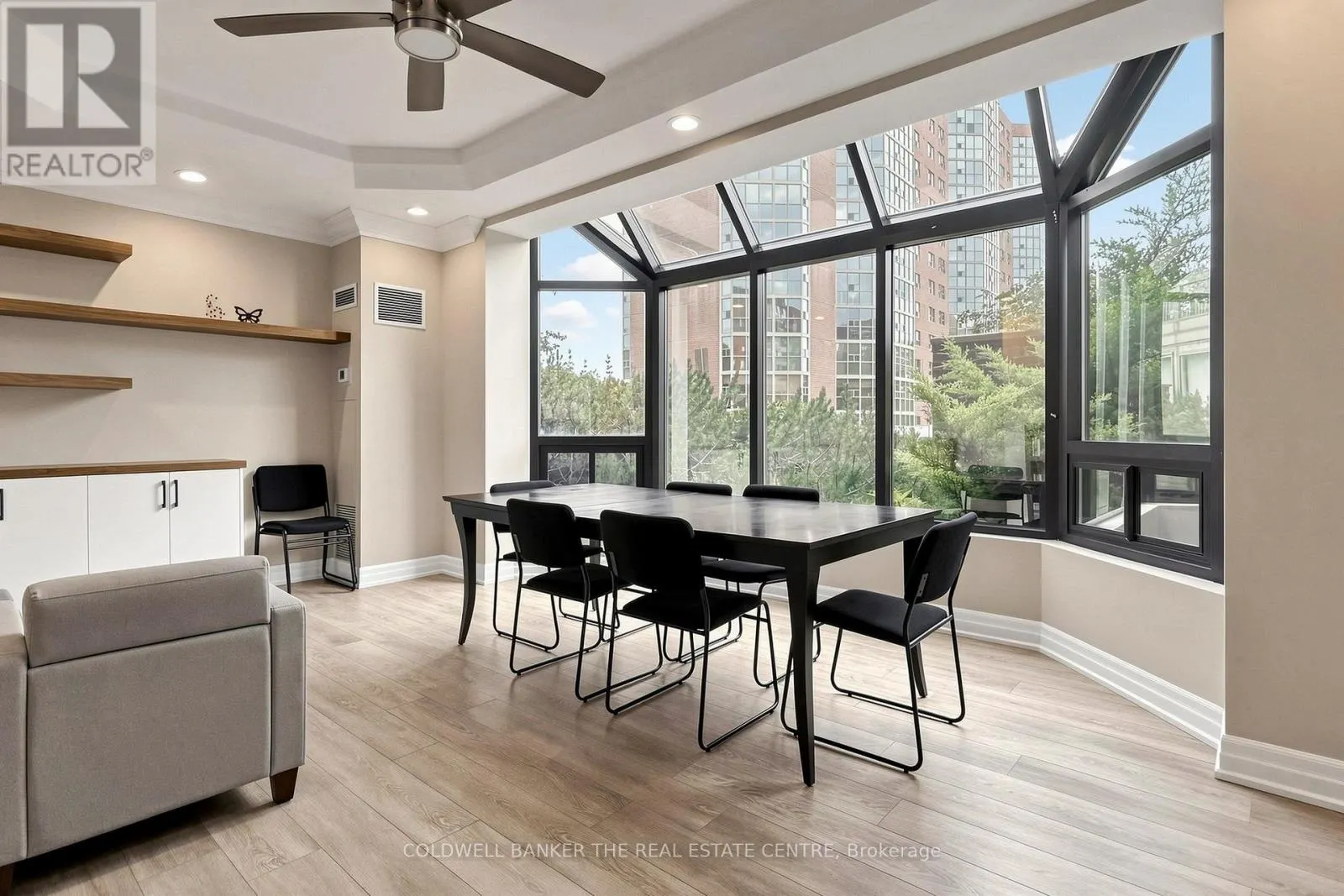 301 - 5 WELDRICK ROAD W