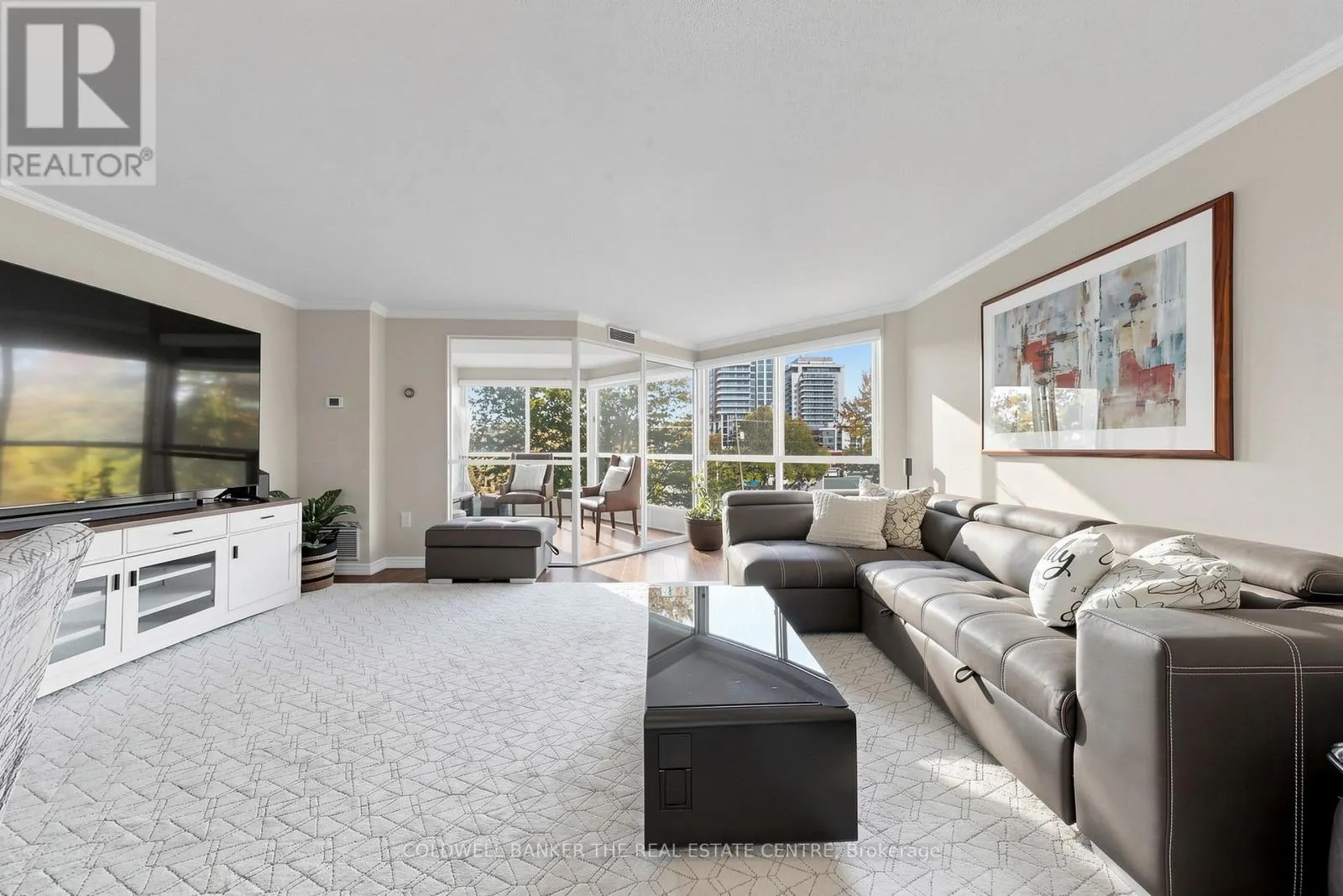 301 - 5 WELDRICK ROAD W