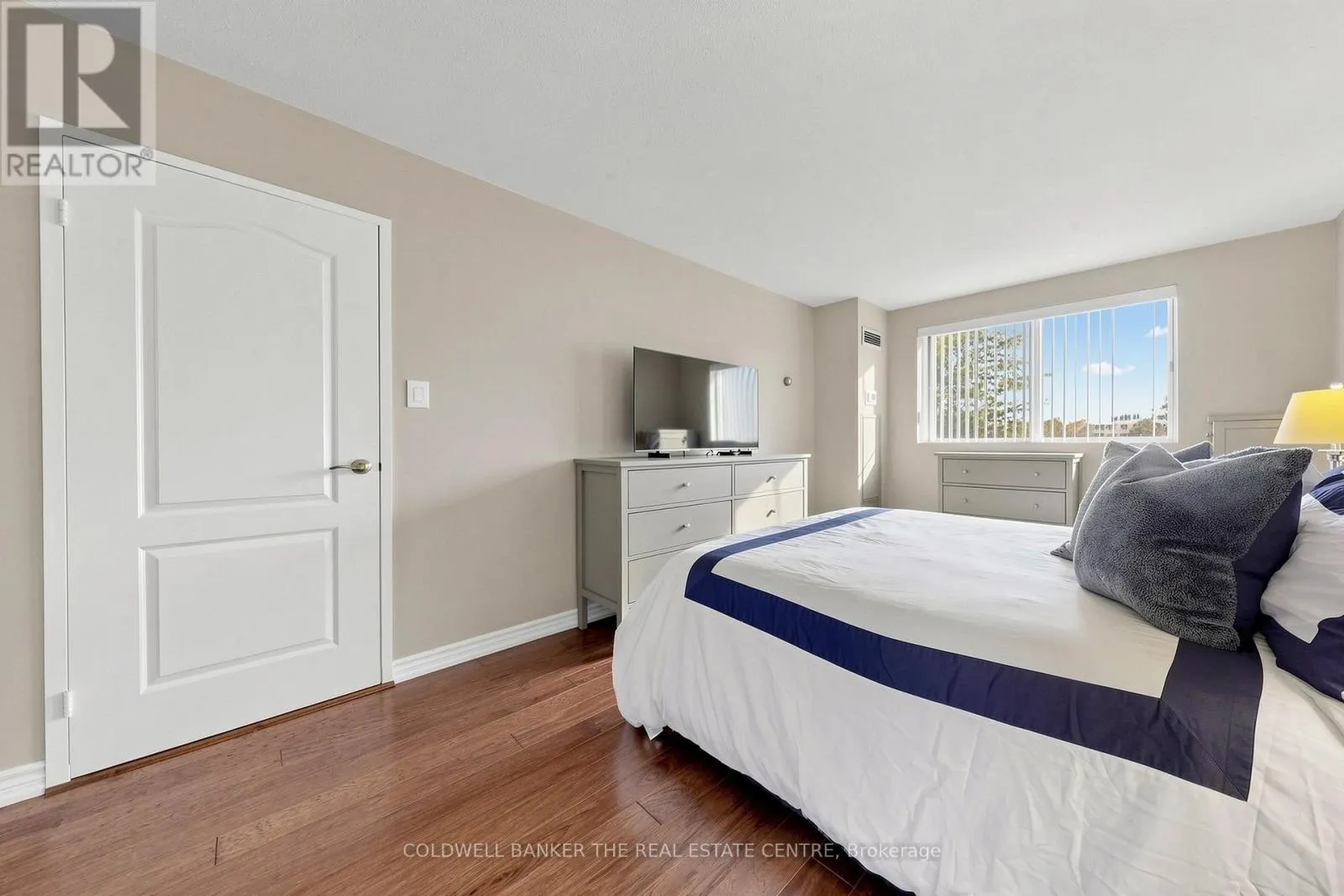 301 - 5 WELDRICK ROAD W
