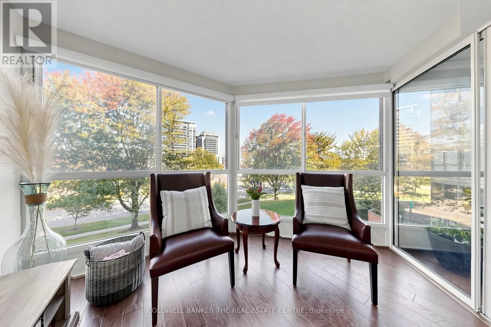 301 - 5 WELDRICK ROAD W
