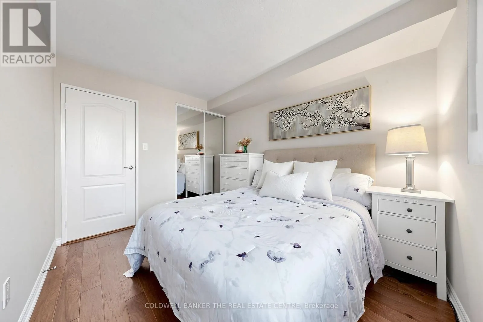 301 - 5 WELDRICK ROAD W