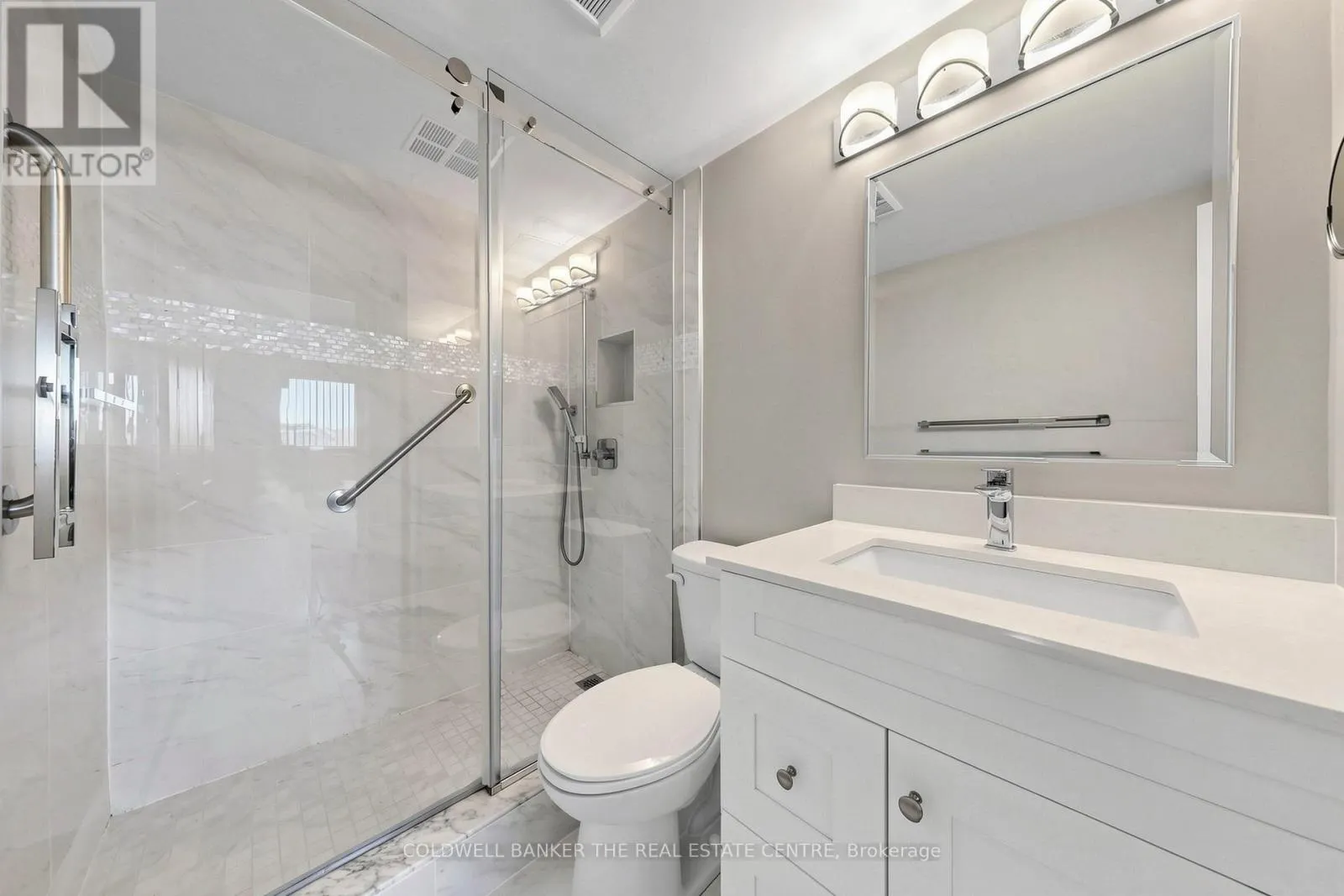 301 - 5 WELDRICK ROAD W
