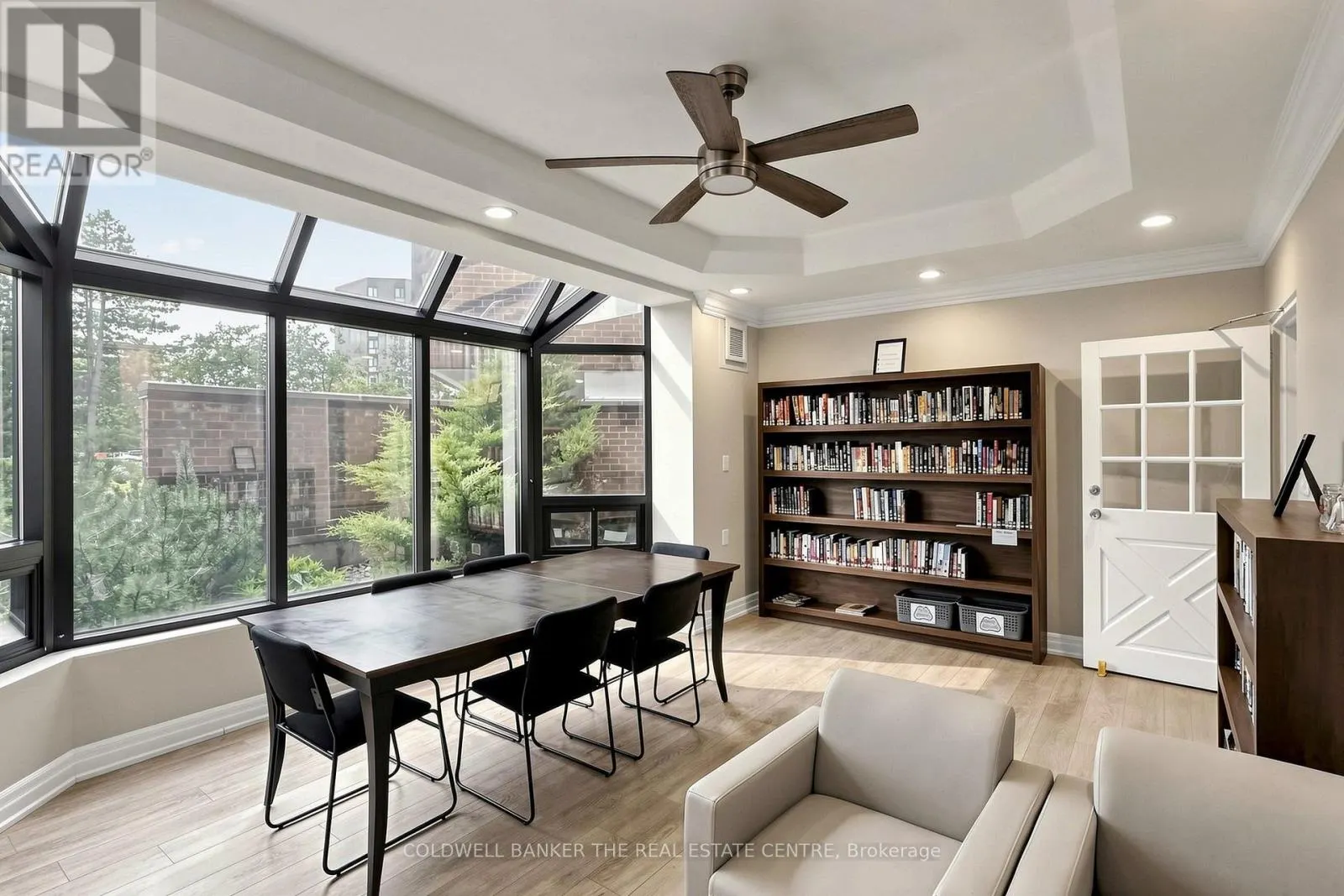 301 - 5 WELDRICK ROAD W