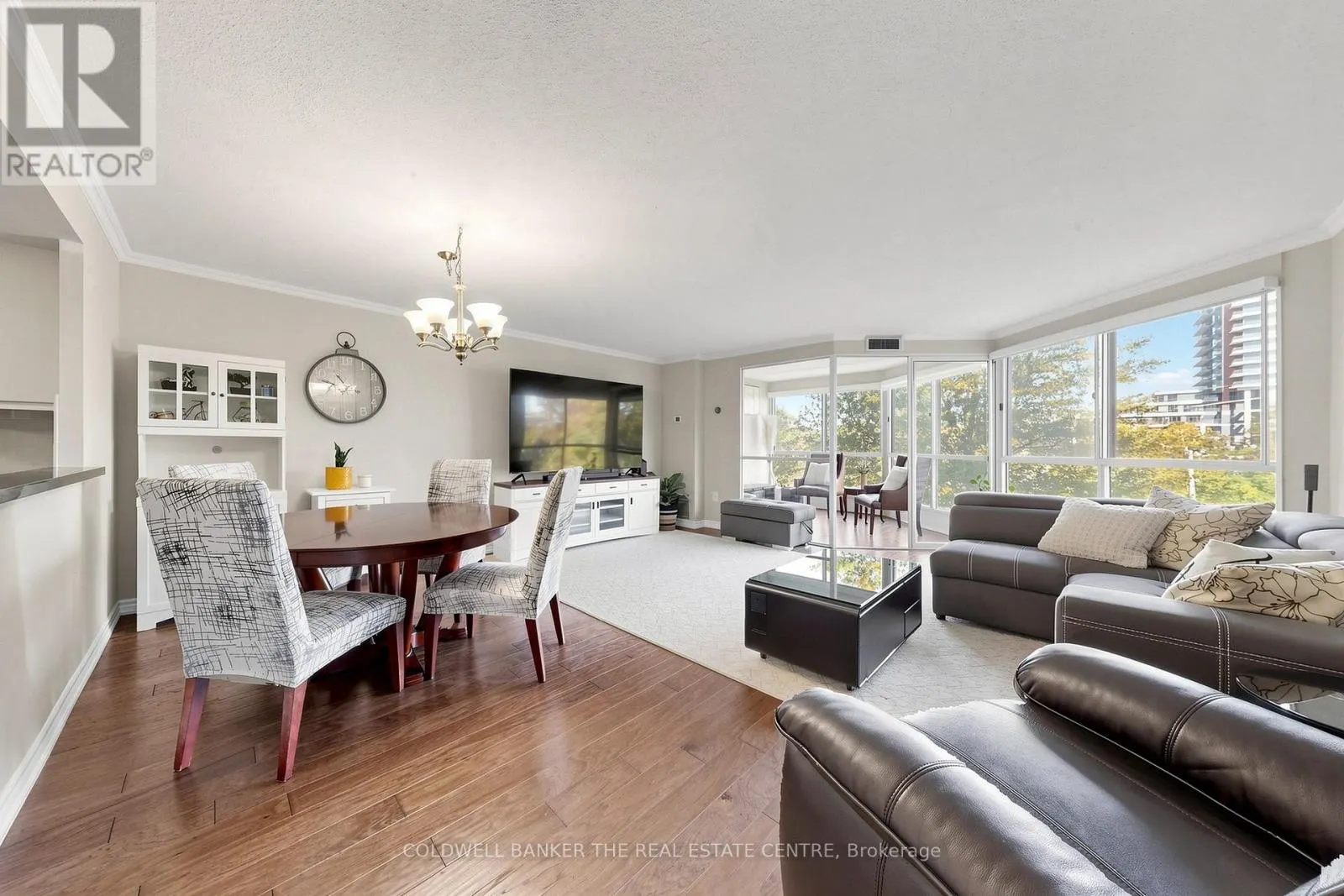 301 - 5 WELDRICK ROAD W