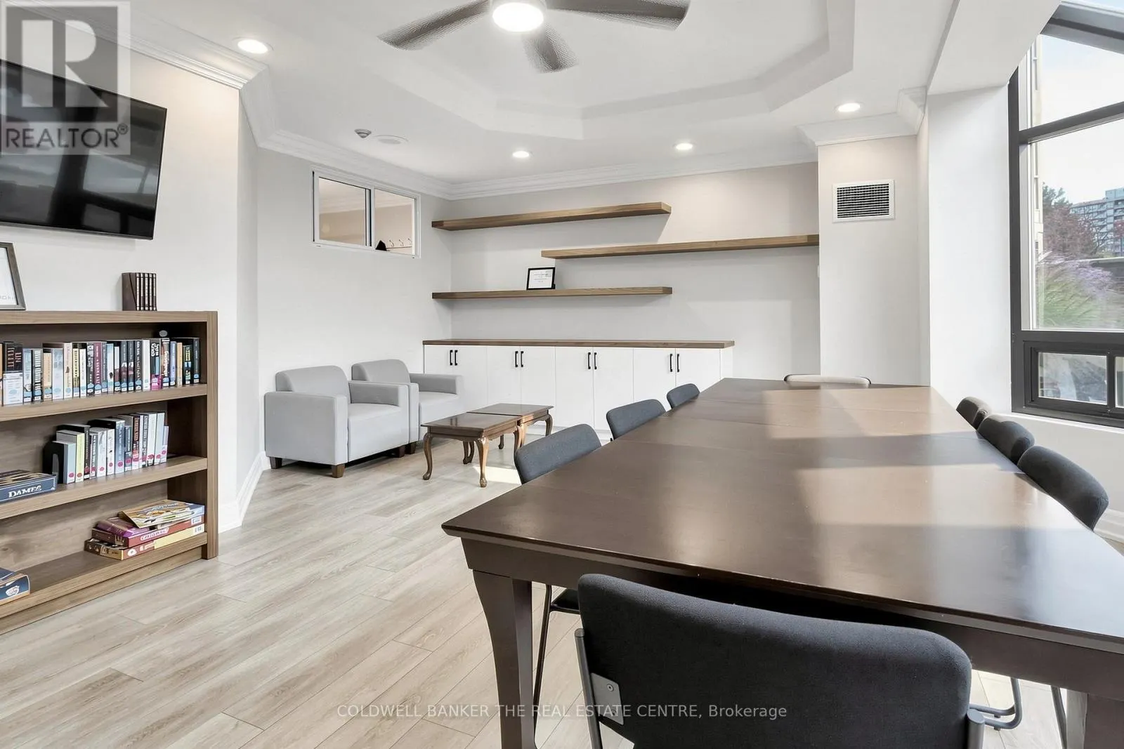 301 - 5 WELDRICK ROAD W