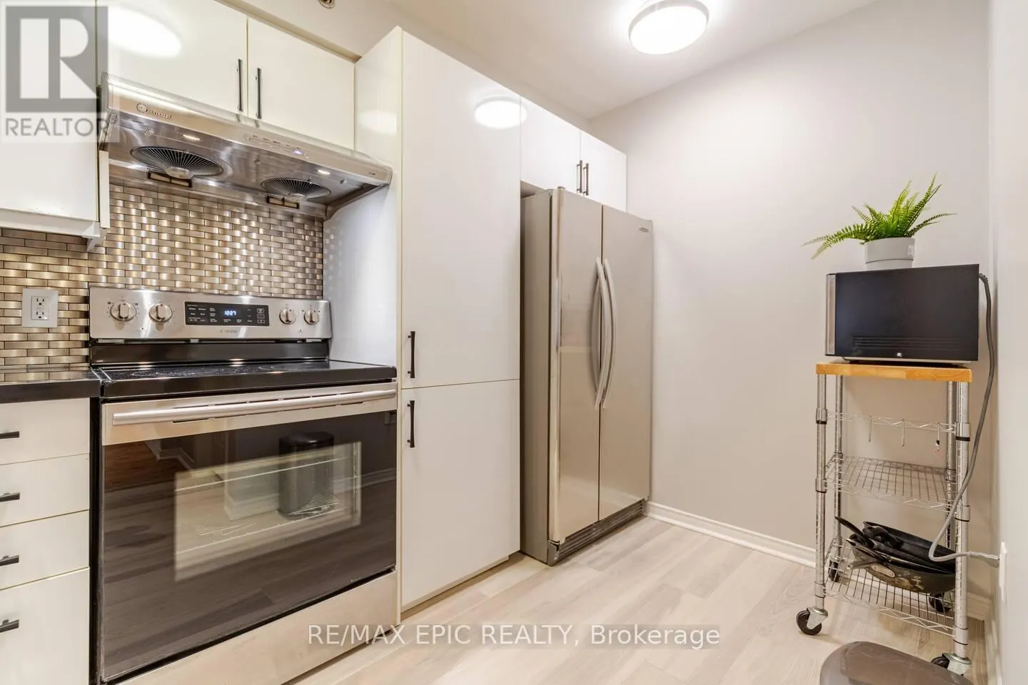 732 - 75 WELDRICK ROAD E