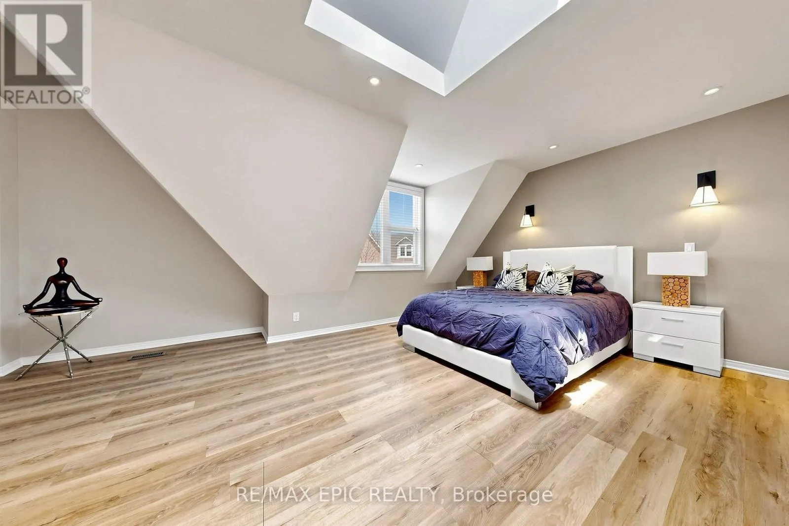 732 - 75 WELDRICK ROAD E