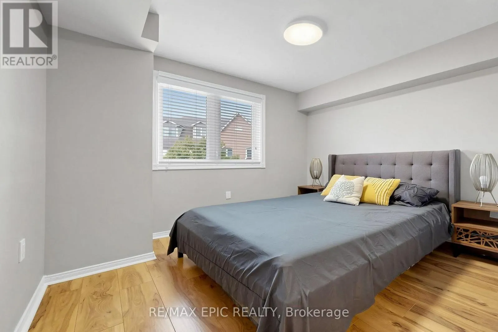 732 - 75 WELDRICK ROAD E