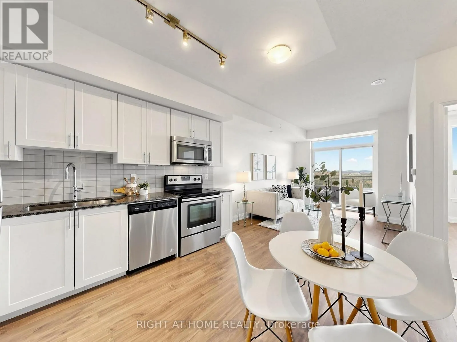 2508 - 7890 BATHURST STREET