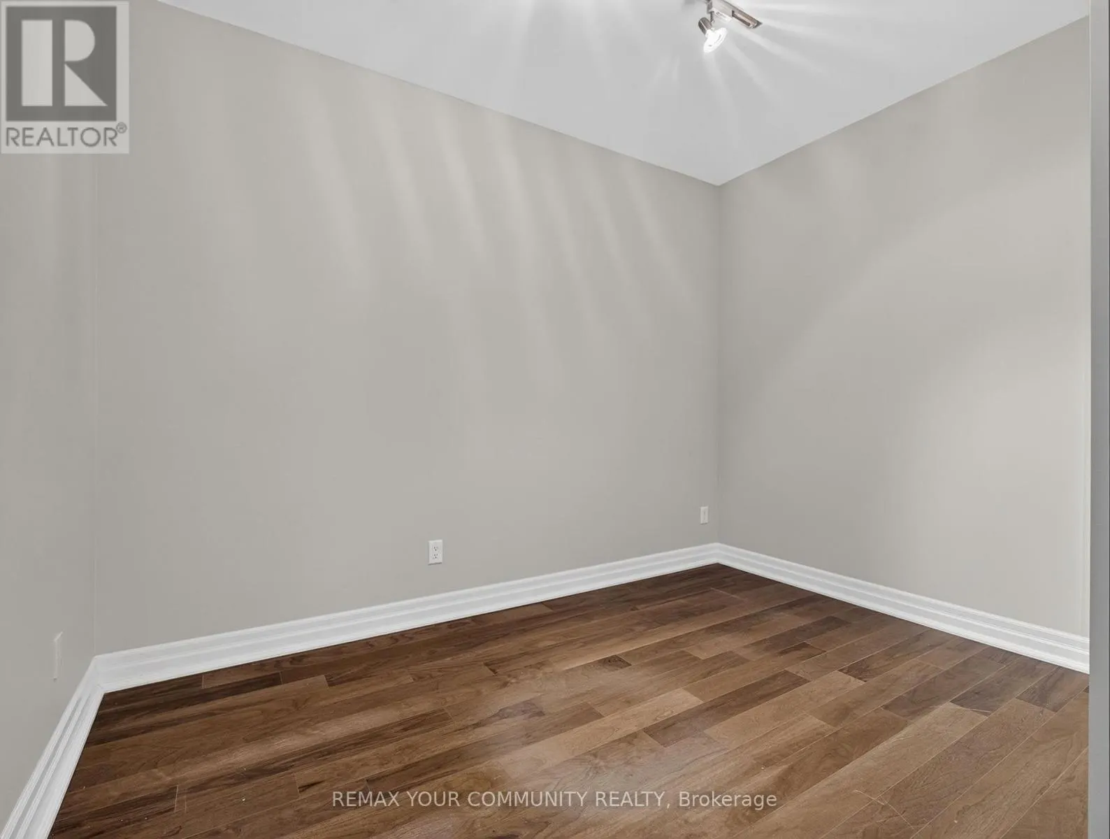 306 - 180 JOHN WEST WAY