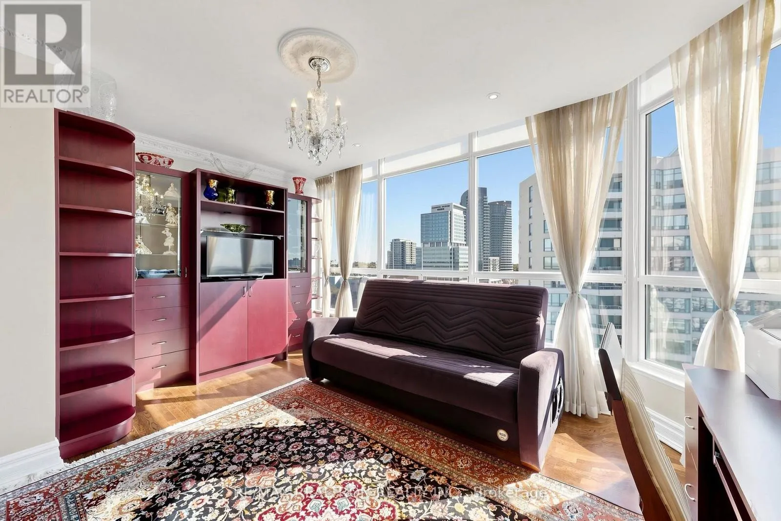 1810 - 7300 YONGE STREET