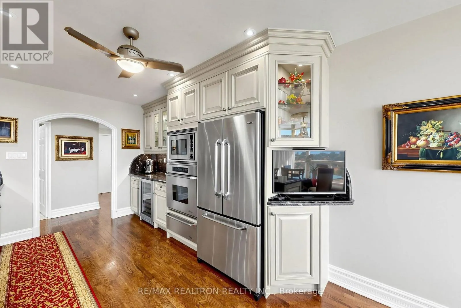 1810 - 7300 YONGE STREET