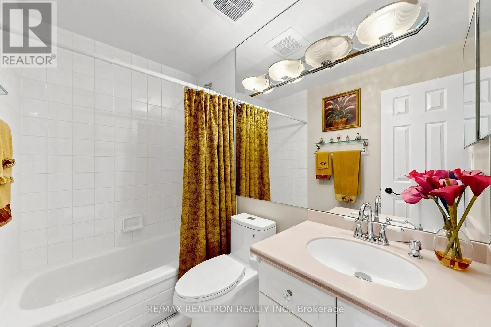 1810 - 7300 YONGE STREET