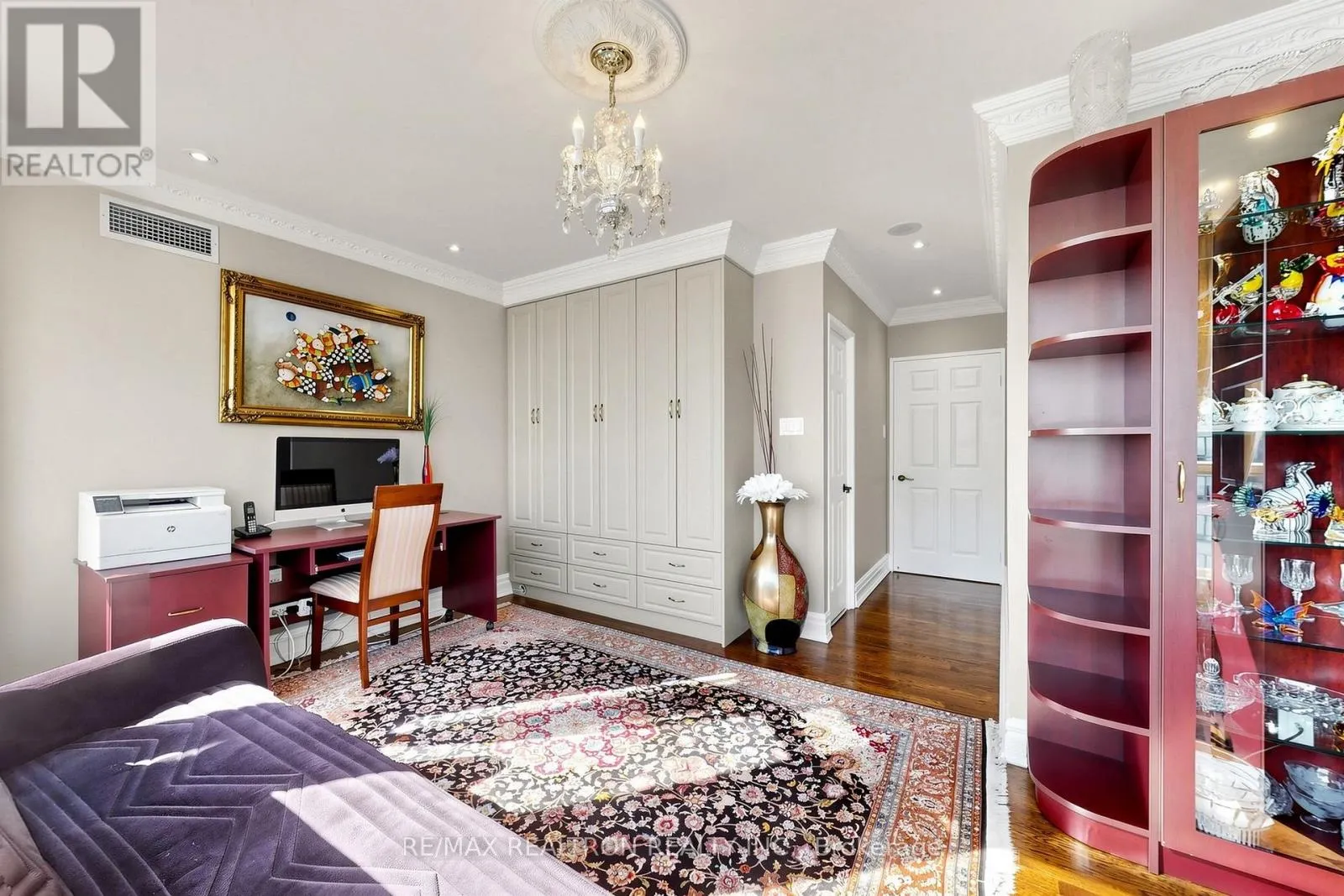 1810 - 7300 YONGE STREET