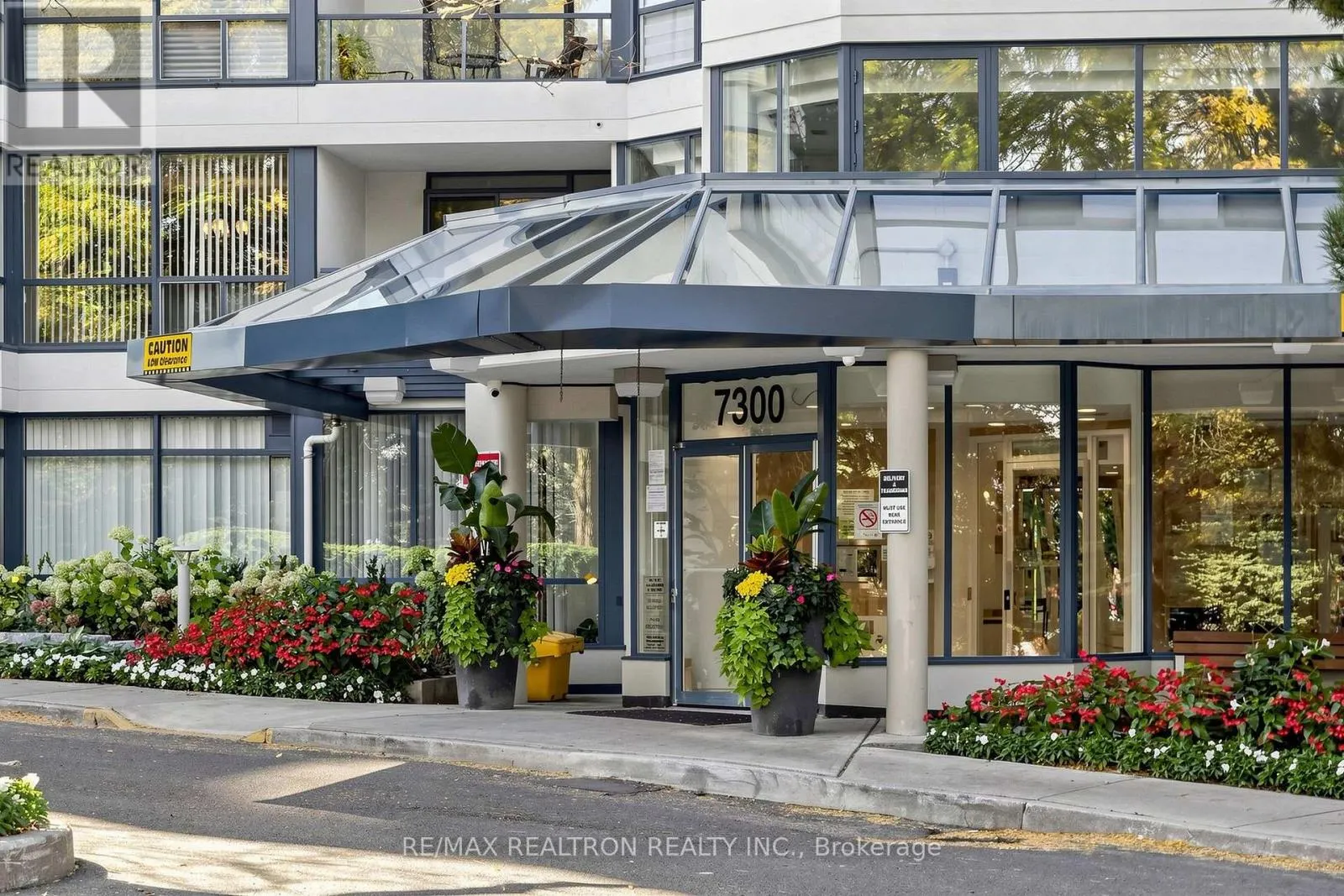 1810 - 7300 YONGE STREET