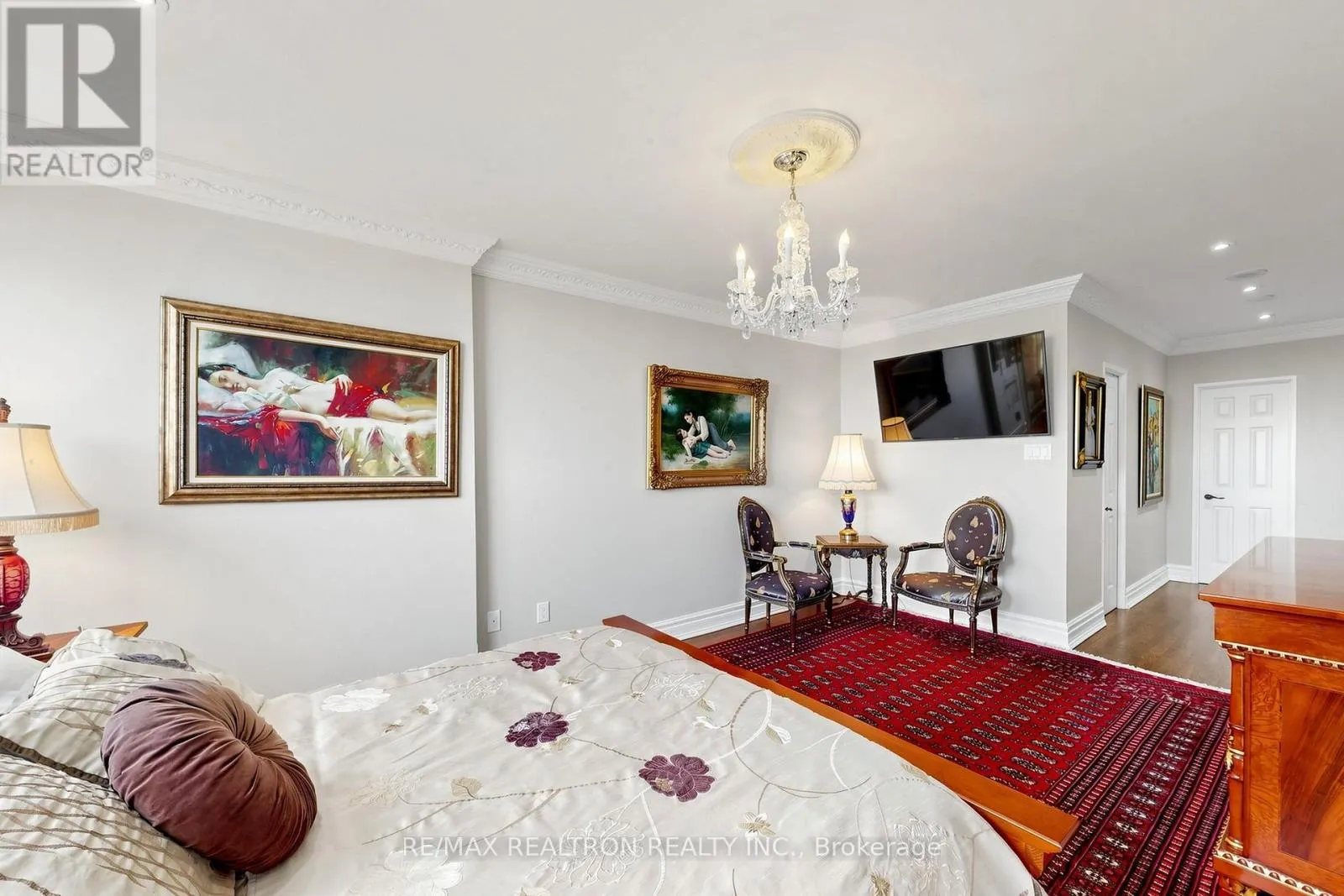 1810 - 7300 YONGE STREET