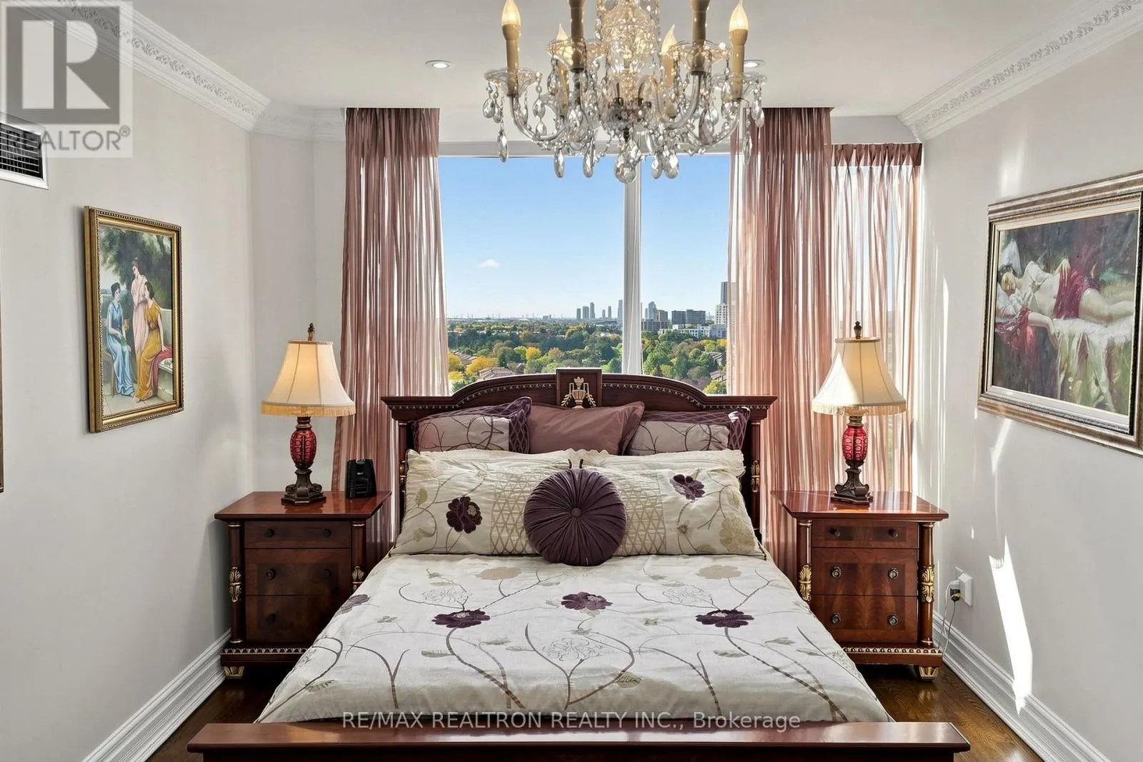 1810 - 7300 YONGE STREET