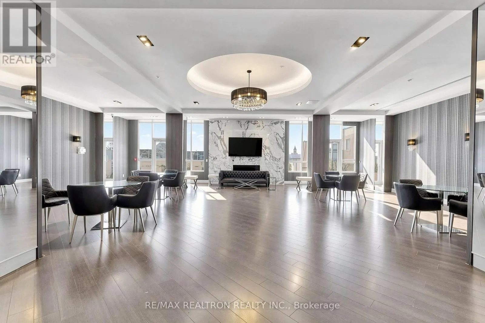 1604 - 75 NORTH PARK ROAD