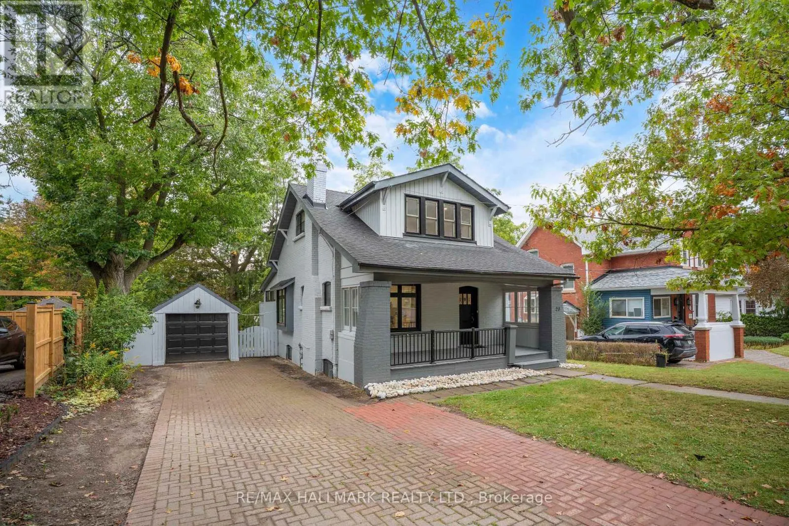 20 ELIZABETH STREET S