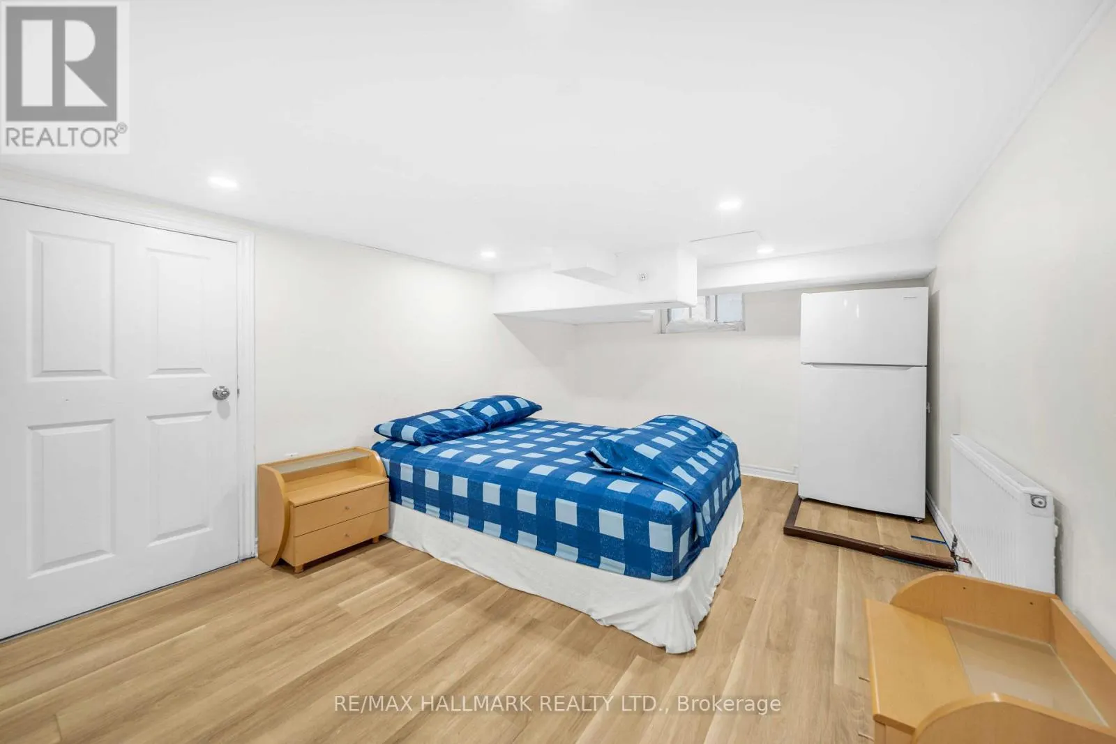 20 ELIZABETH STREET S