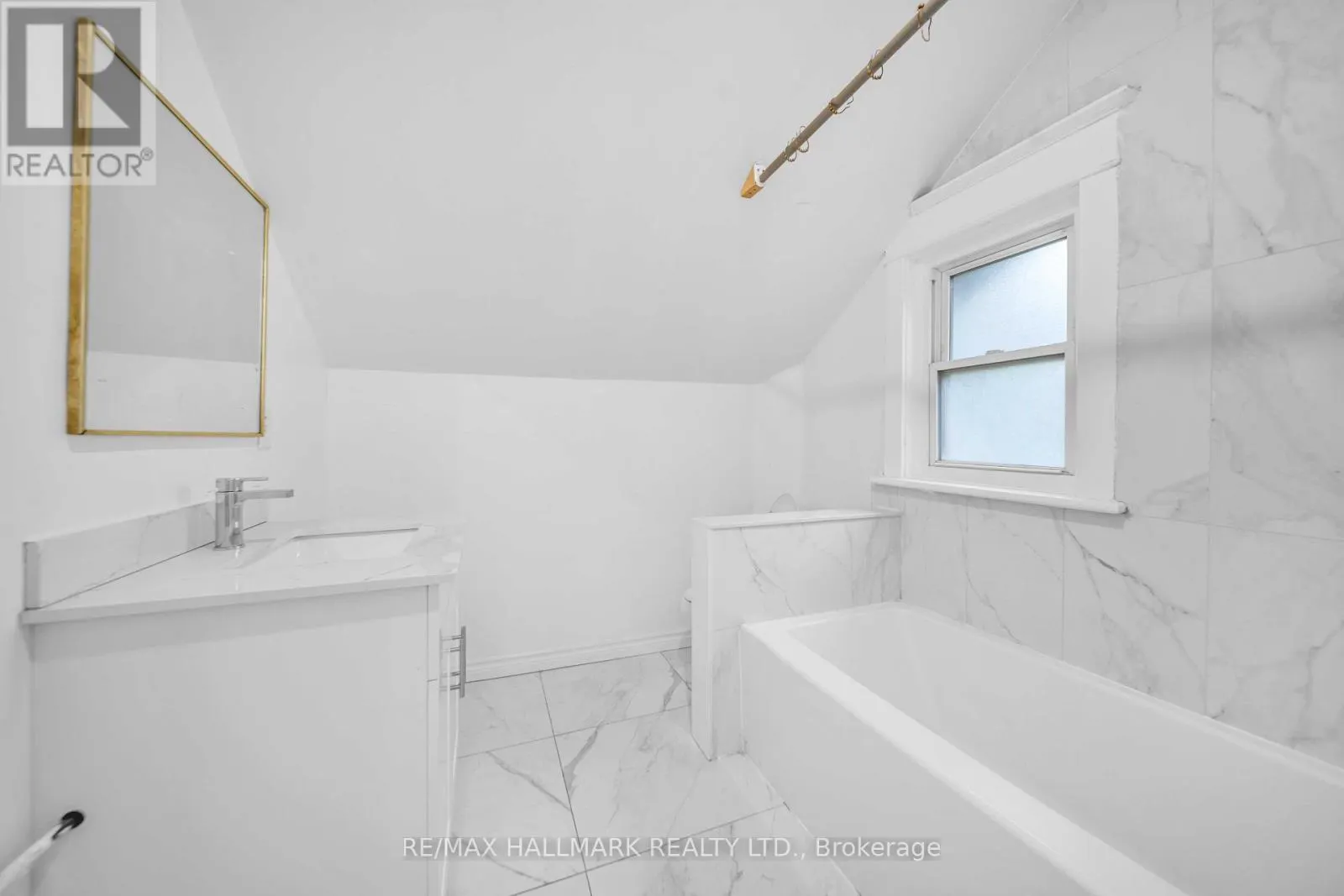 20 ELIZABETH STREET S