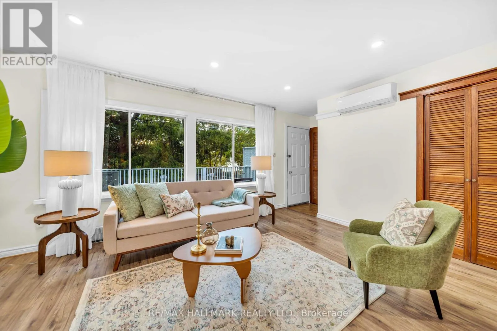 20 ELIZABETH STREET S